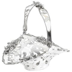 Antique American Silver Plated Fruit Basket The Meriden Silver Plate Co. 1904