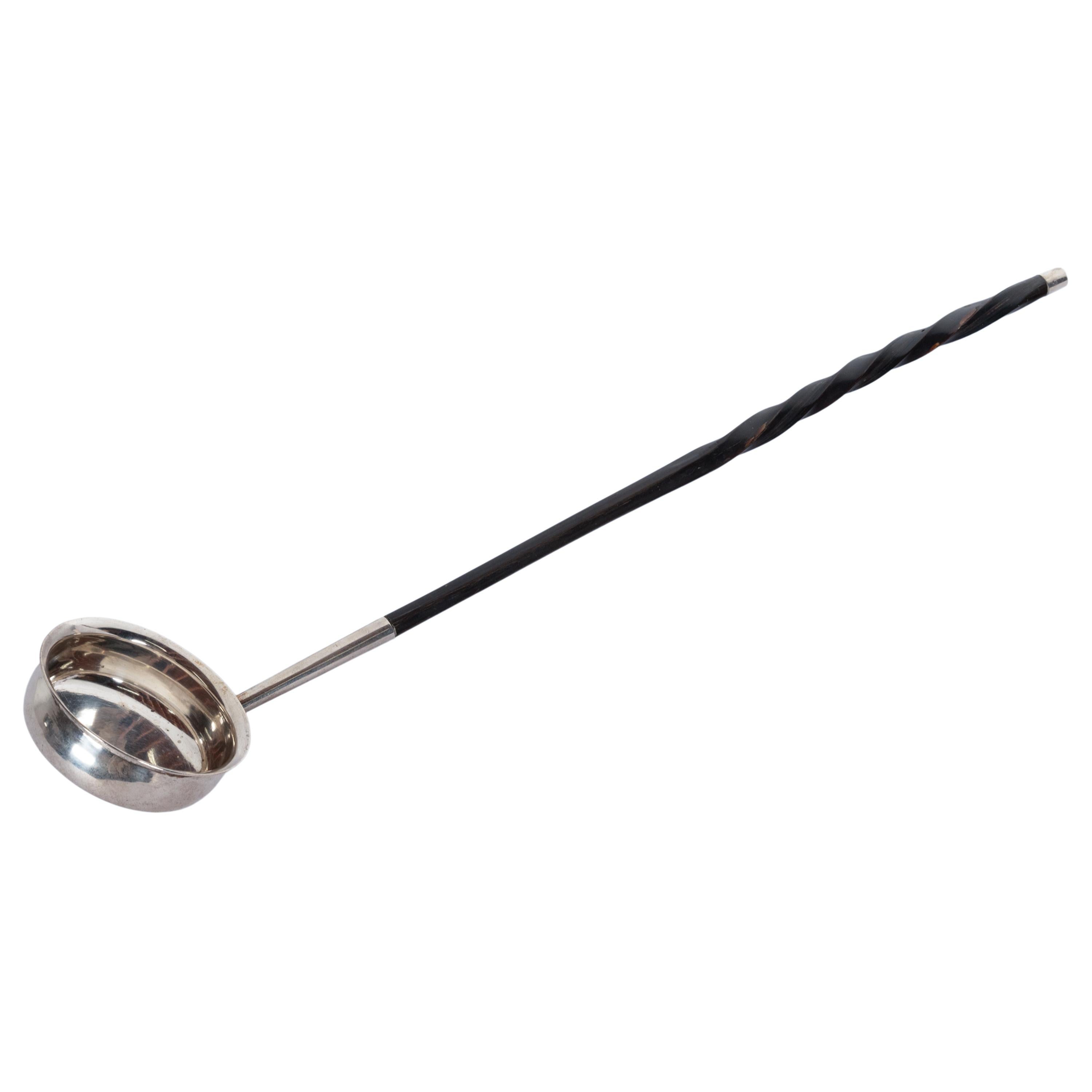 A good antique American sterling silver Georgian toddy/punch ladle, circa 1780, silver weight 2.5 oz (71 grams).
The ladle having a twist decorated whale baleen handle with a silver cap to the end. The generous round shaped bowl with a flared rim