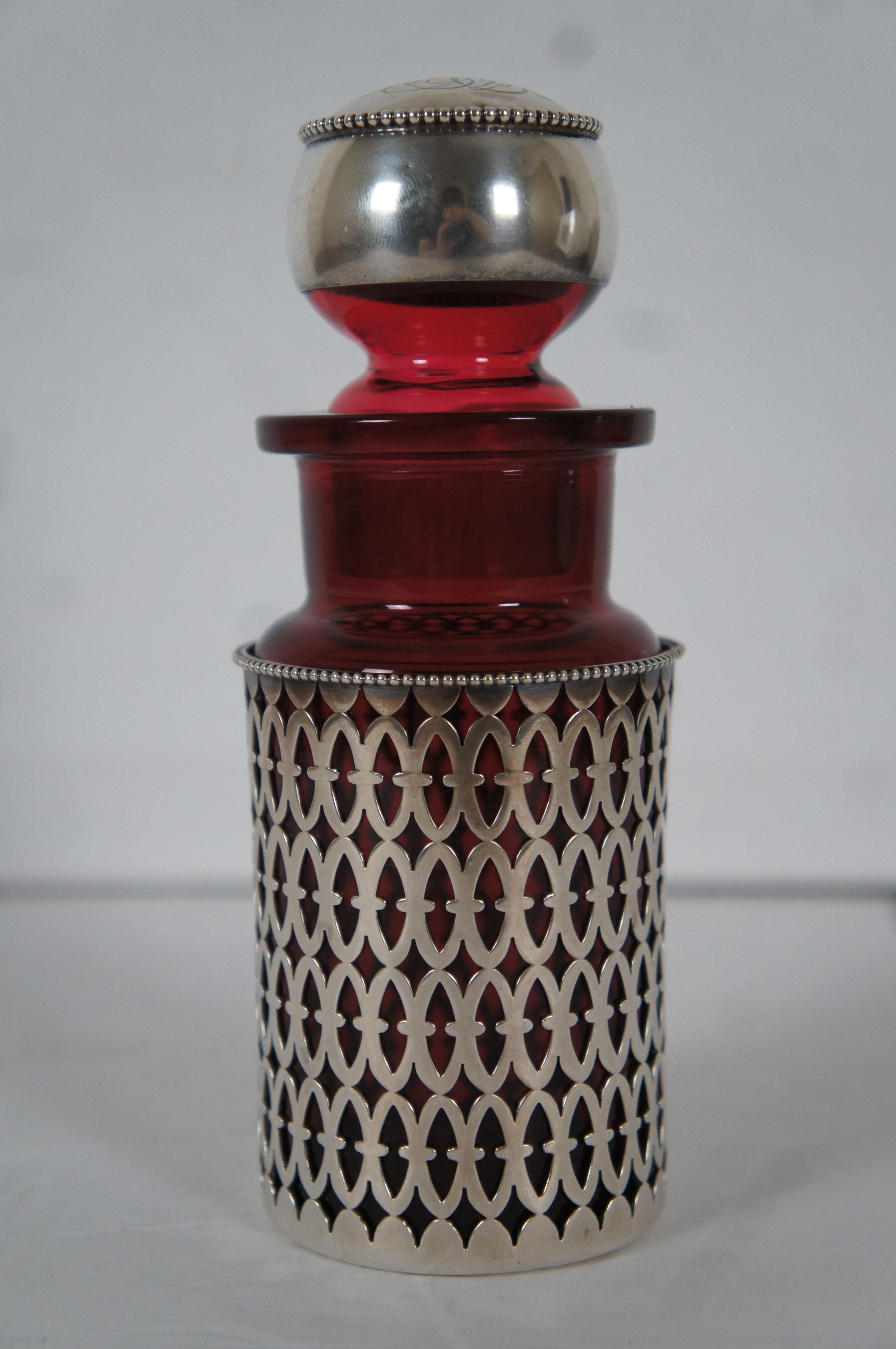 Antique American Sterling Silver & Cranberry Glass 114 Perfume Vanity Bottle 58g In Good Condition For Sale In Dayton, OH