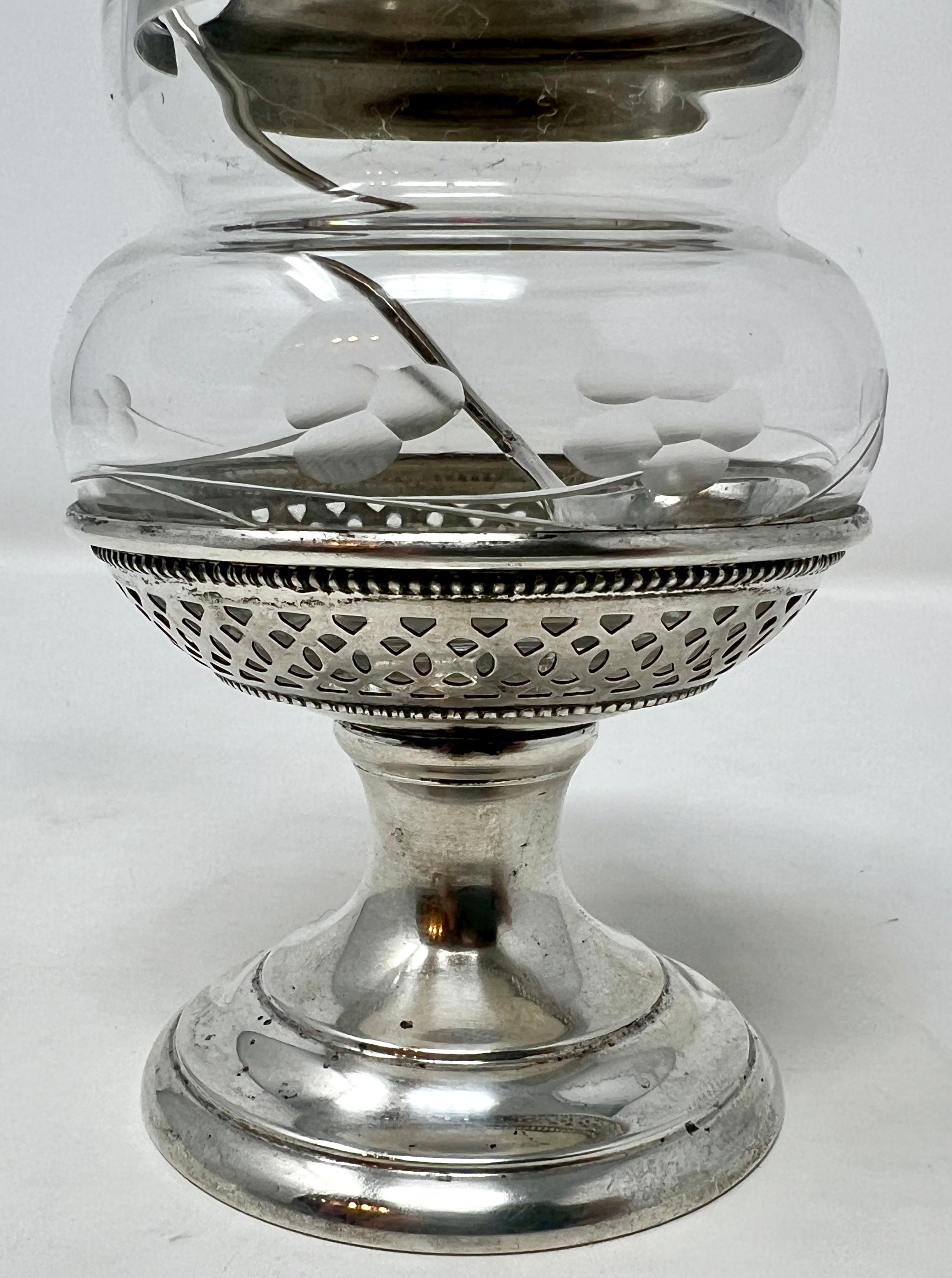 Antique American Sterling Silver & Crystal Mustard Pot w/ Spoon, Circa 1890-1900 In Good Condition For Sale In New Orleans, LA