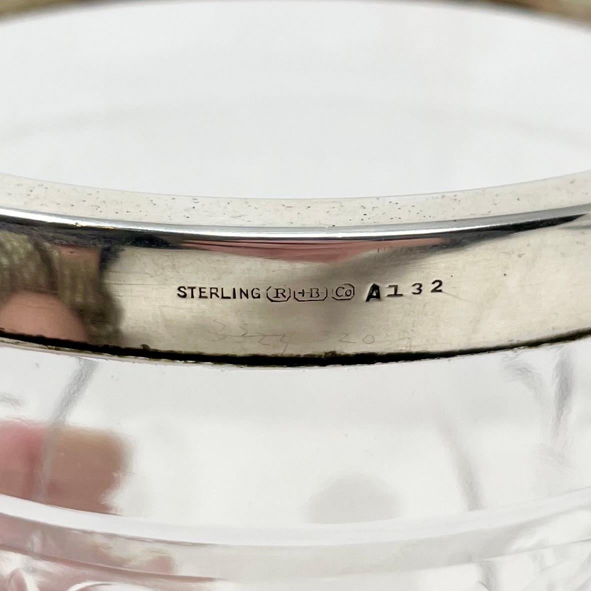 Antigua coctelera de Martini americana de plata de ley y cristal con gallo y flor de lis en venta 1