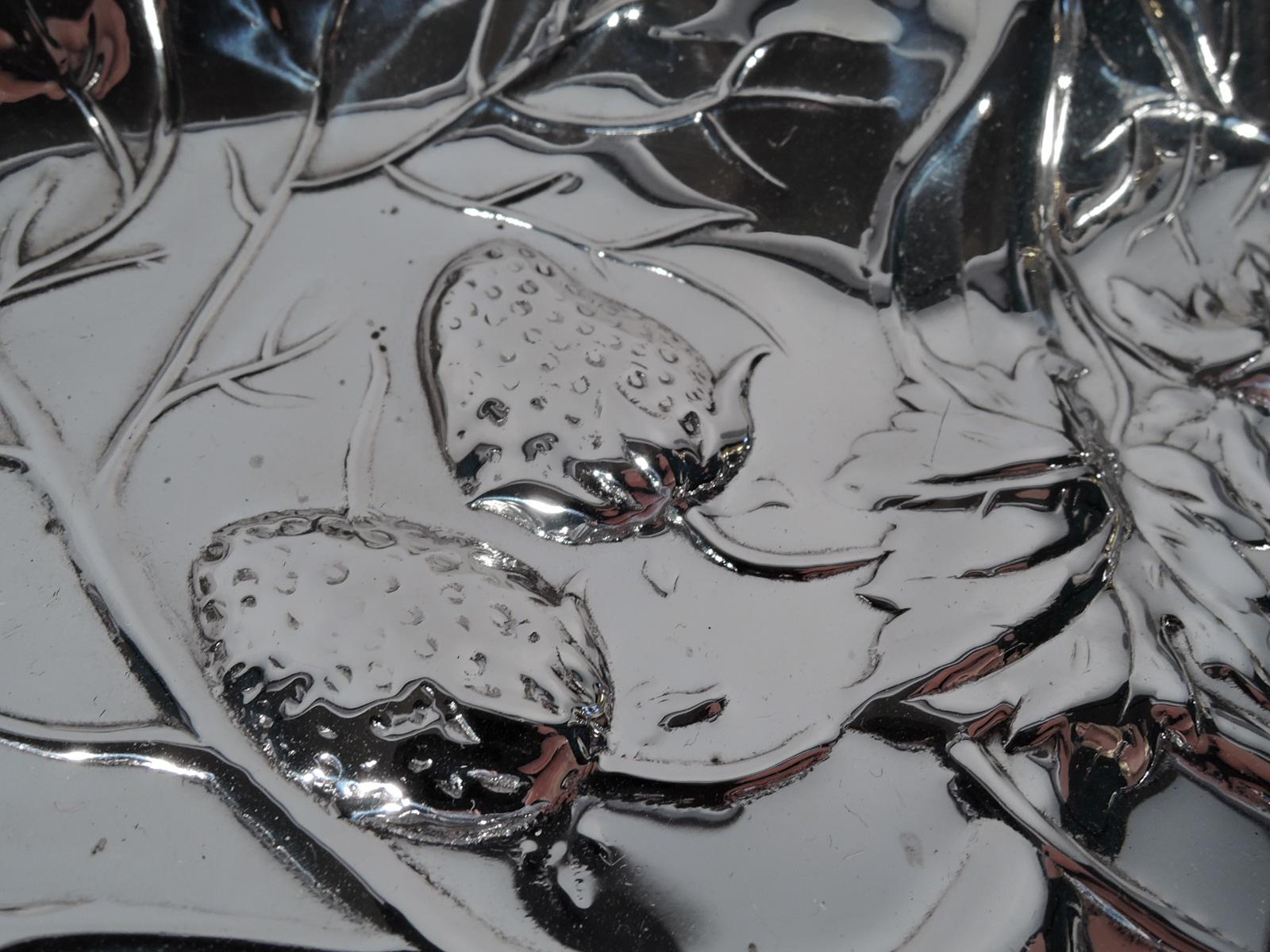 Antique American Sterling Silver Figural Strawberry Leaf Bowl 1