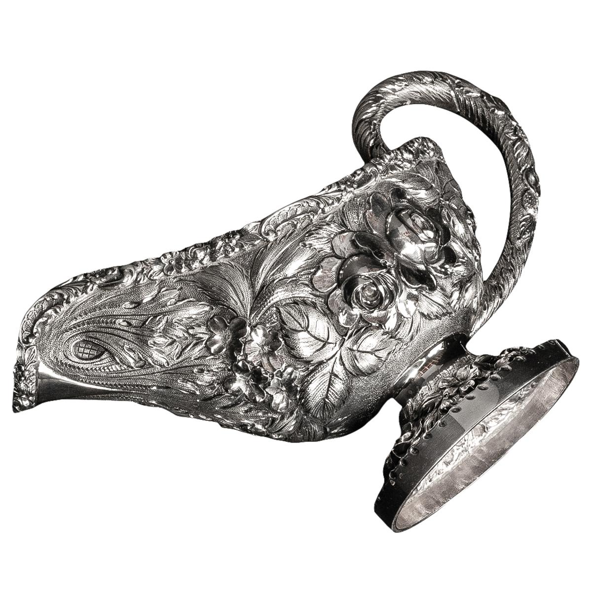 Antiguo Recipiente y Soporte para Salsas S. Kirk & Son en Plata de Ley Americana Repousé en venta 2