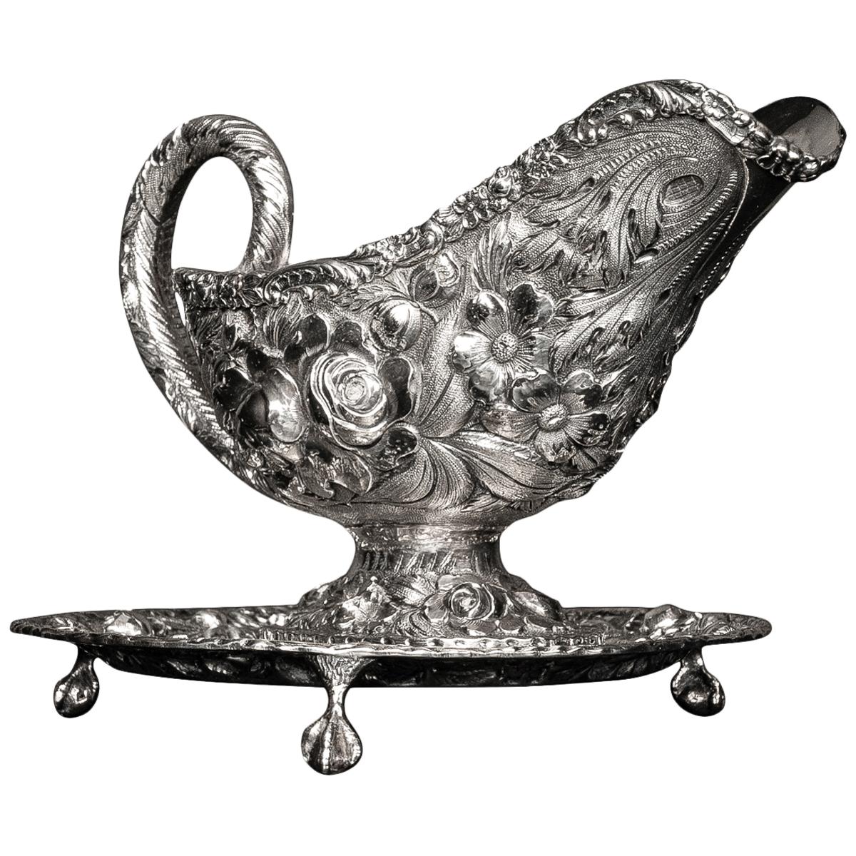 Antiguo Recipiente y Soporte para Salsas S. Kirk & Son en Plata de Ley Americana Repousé Estadounidense en venta