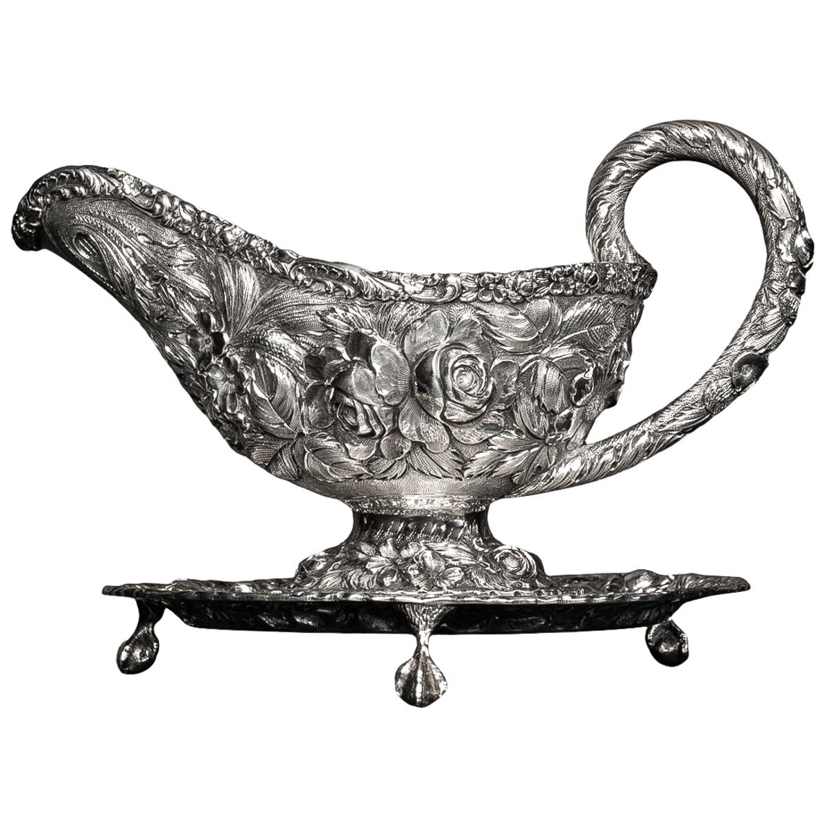 Antiguo Recipiente y Soporte para Salsas S. Kirk & Son en Plata de Ley Americana Repousé en Bueno estado para la venta en Portland, OR