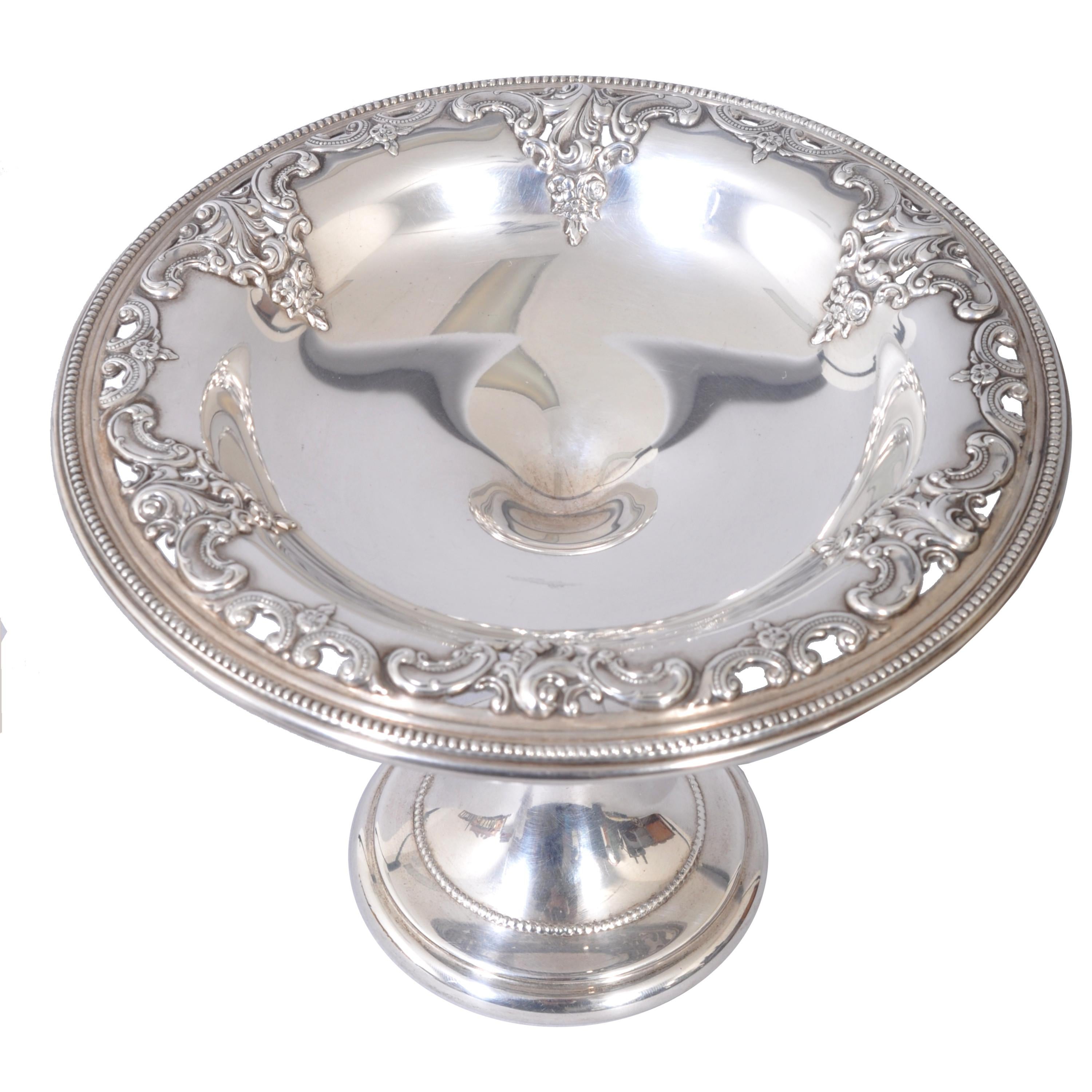 Antique American Sterling Silver Tazza Compote Wallace & Son Grand Baroque 1925 (American Arts and Crafts) im Angebot