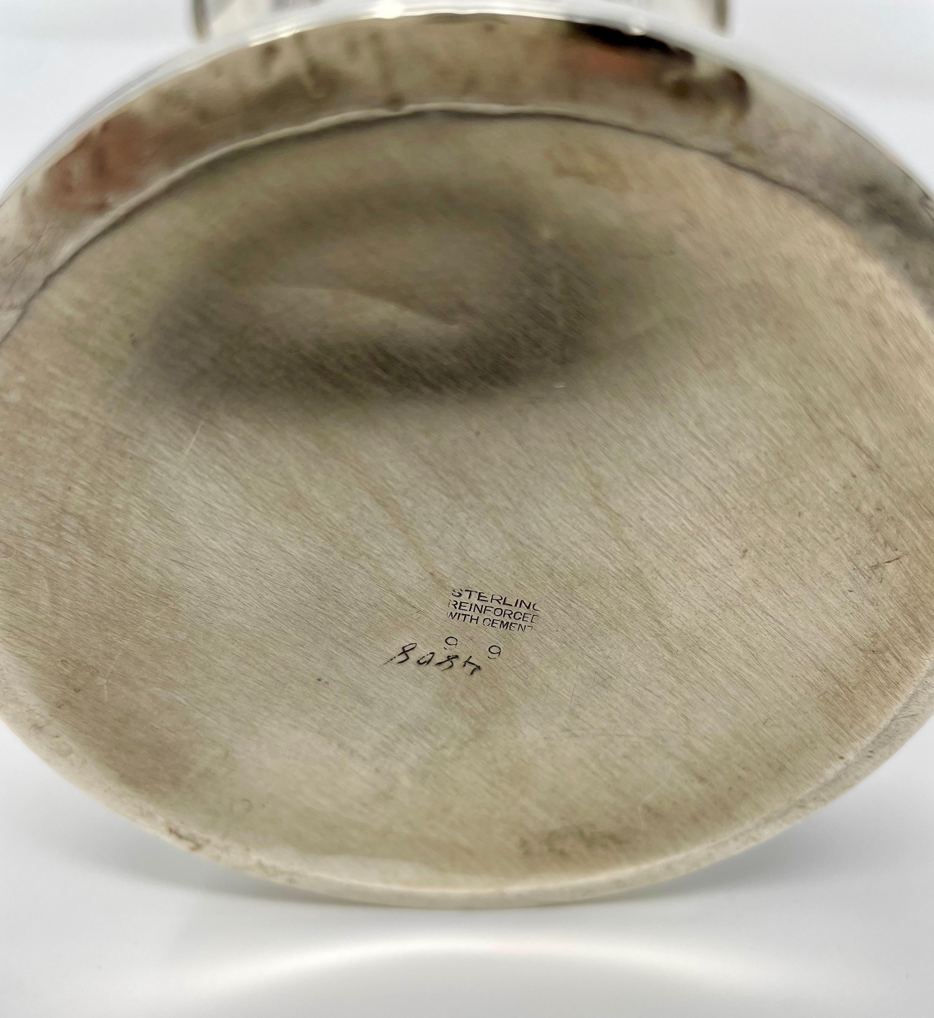 Antike amerikanische Vase „ Trumpet“ aus Sterlingsilber (20. Jahrhundert) im Angebot