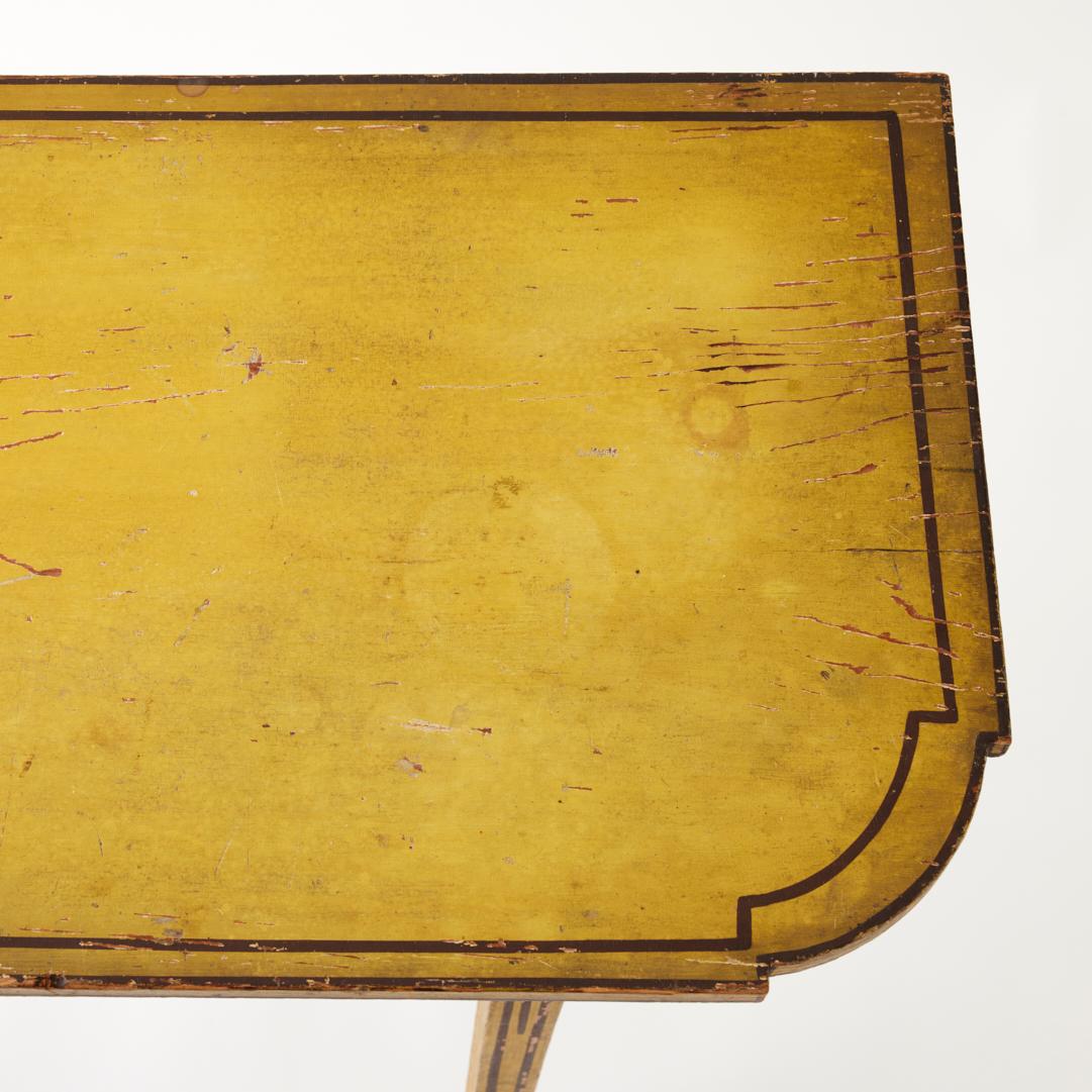 Table américaine ancienne dans sa peinture d'origine en vente 1