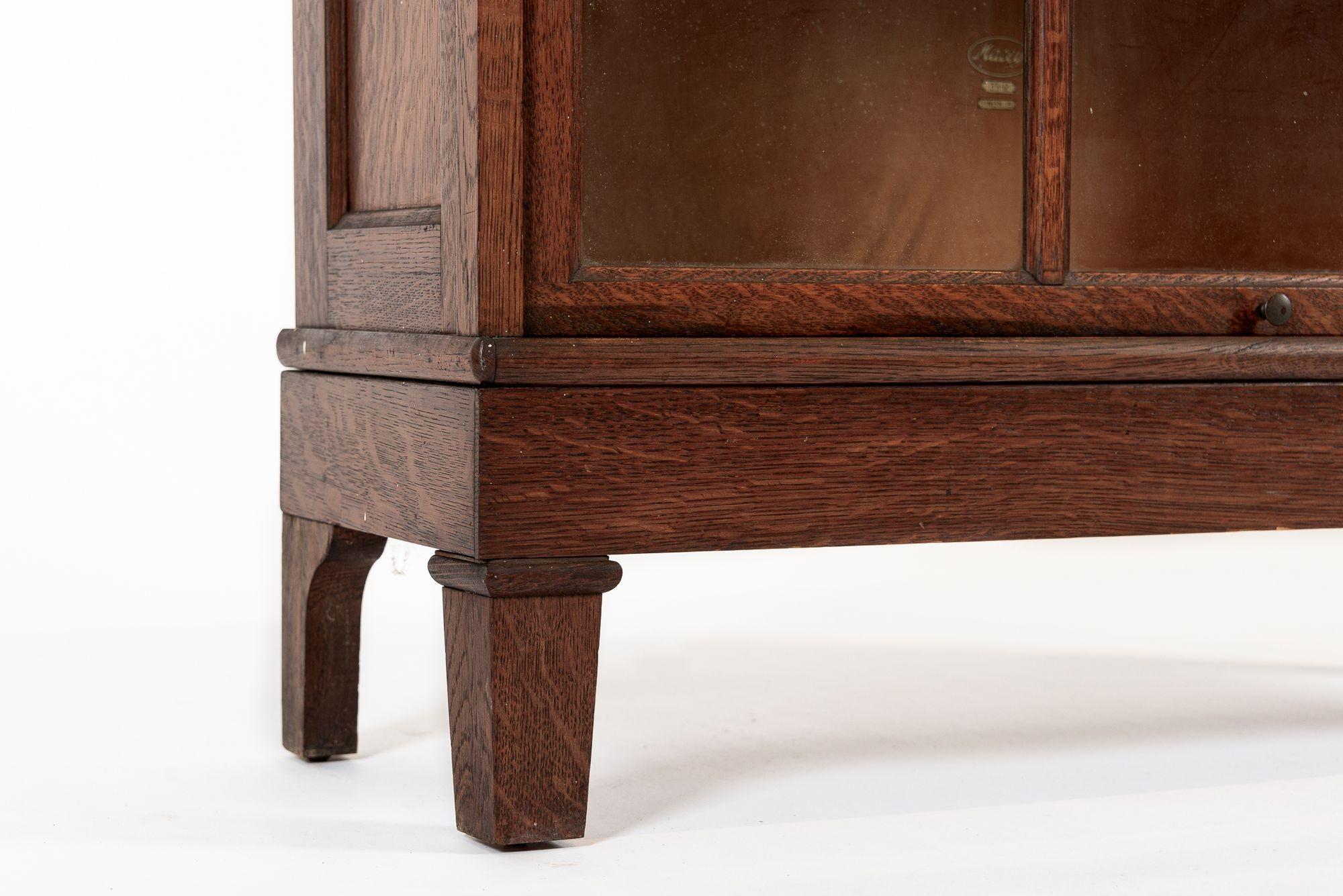 Antique American Three Shelf Barrister Bookcase Cabinet in Tiger Oak 8
