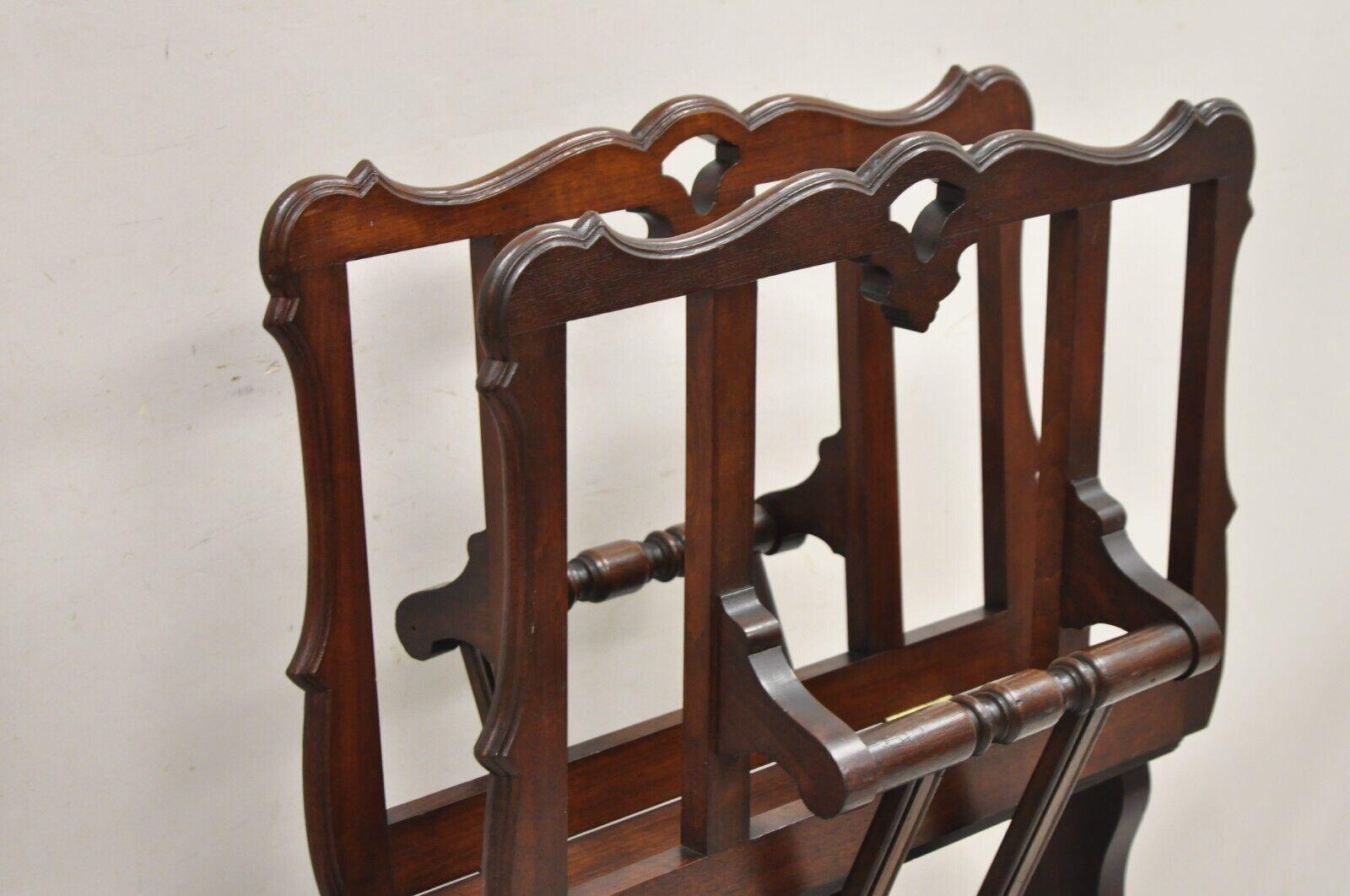 Antique American Victorian Carved Black Walnut Adjustable Folio Print Stand In Good Condition For Sale In Philadelphia, PA