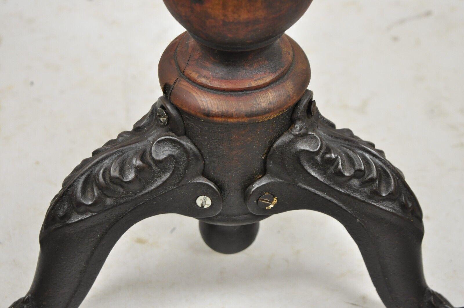 Antike amerikanische viktorianische Gusseisen und Holz Tripod Pedestal Verstellbarer Hocker im Angebot 1