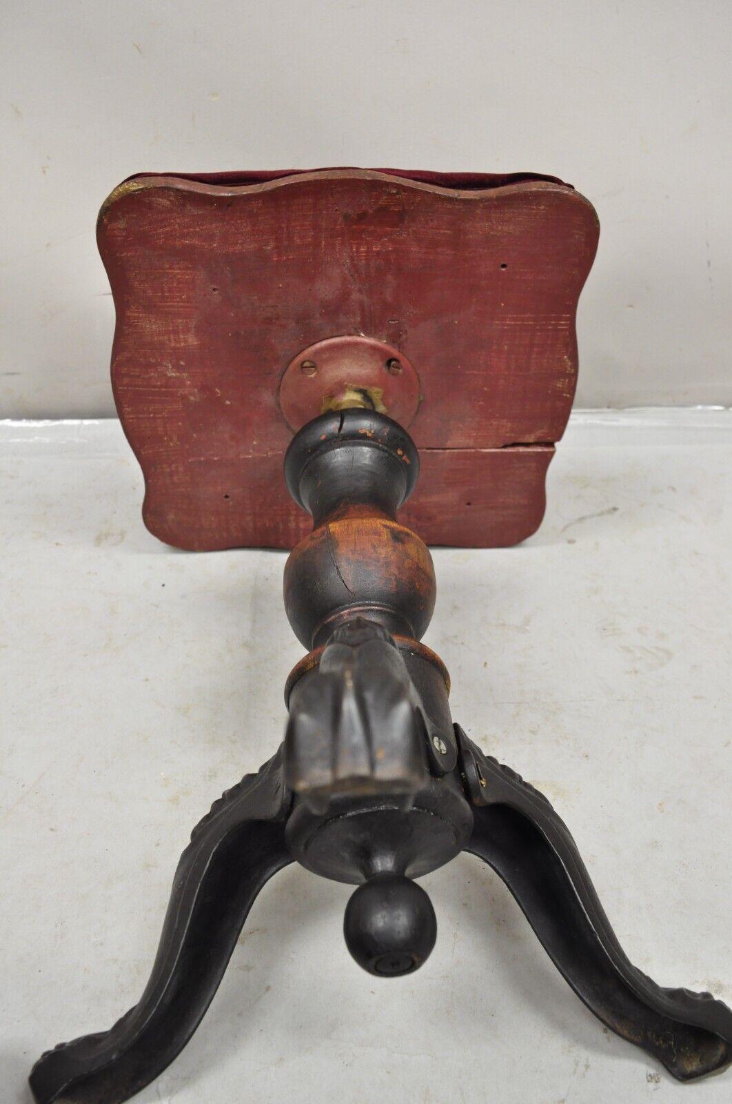 Antike amerikanische viktorianische Gusseisen und Holz Tripod Pedestal Verstellbarer Hocker im Angebot 2