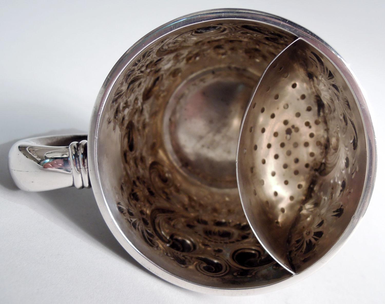 Antigua taza de afeitar Victoriana Clásica Americana Repousse, 1891 Estadounidense en venta