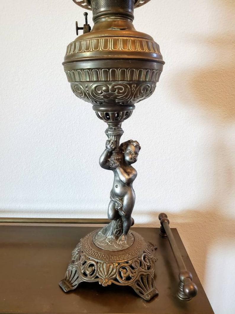 Antique American Victorian Electrified Kerosene Oil Banquet Lamp In Good Condition For Sale In Forney, TX