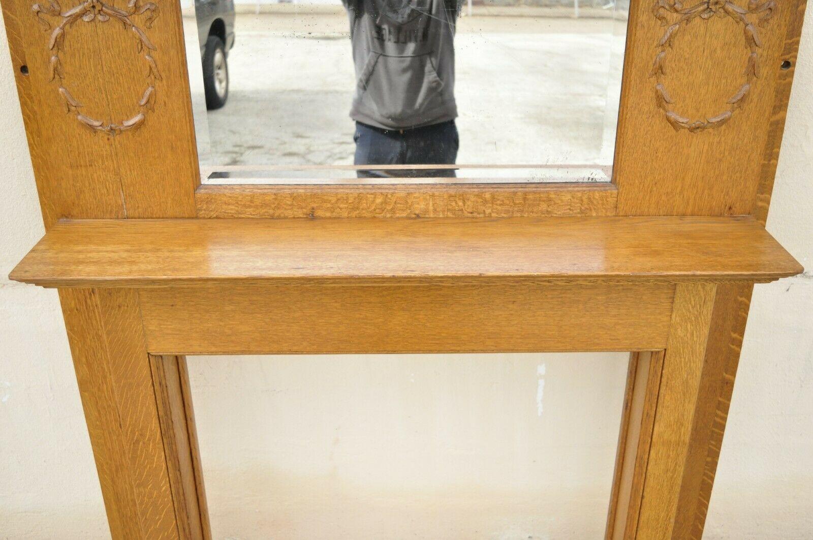 Antiker amerikanischer viktorianischer Kaminsims aus goldenem Eichenholz mit abgeschrägtem Spiegel im Zustand „Gut“ im Angebot in Philadelphia, PA