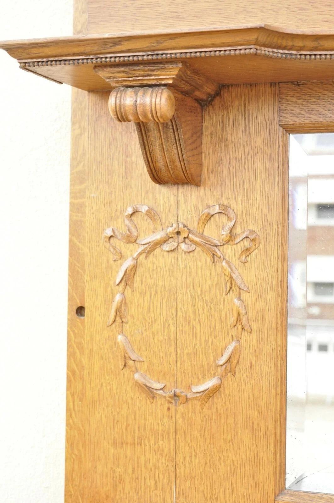 Antique American Victorian Golden Oak Wood Fireplace Mantel With Beveled Mirror In Good Condition For Sale In Philadelphia, PA