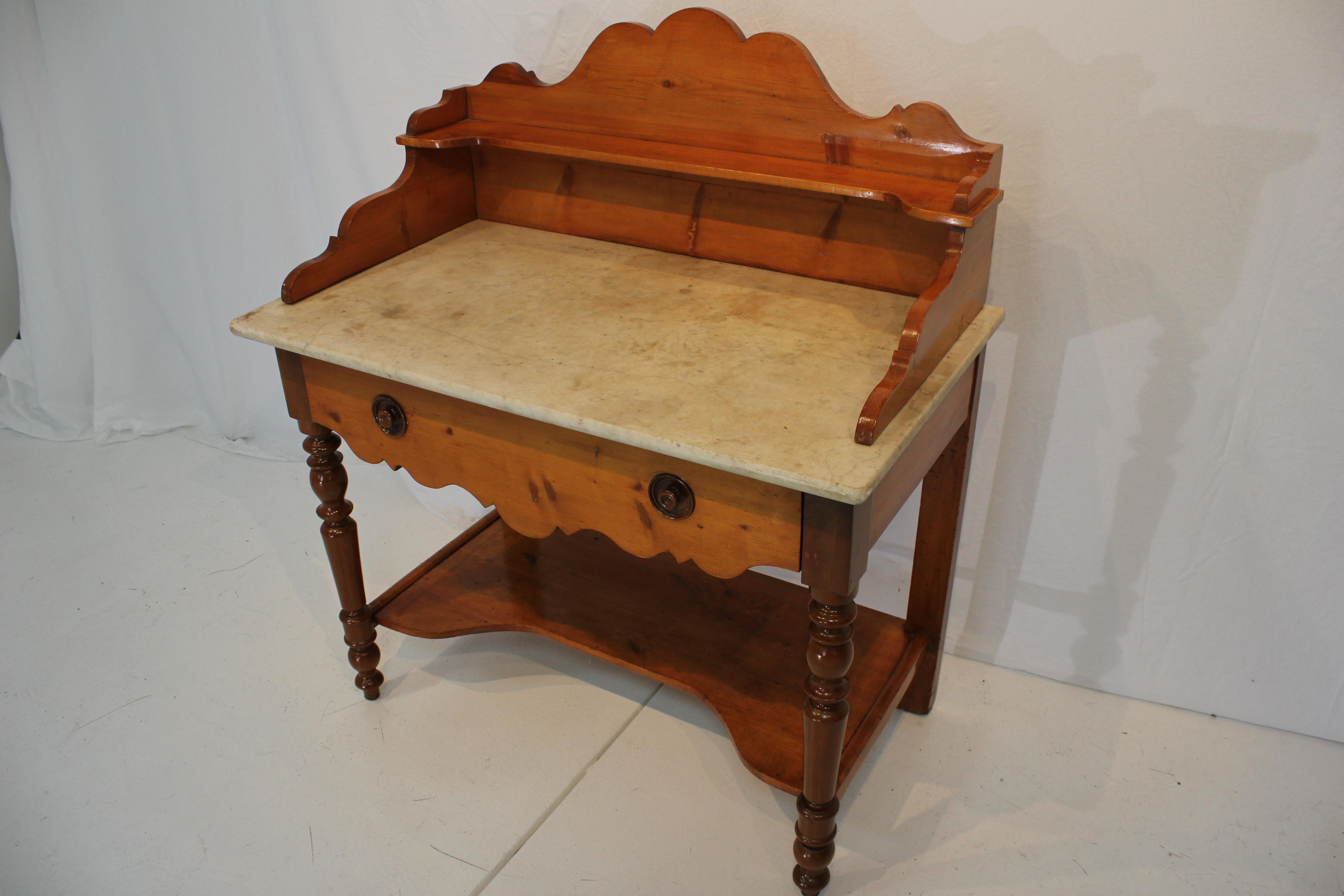 Hand-Carved Antique American Victorian Marble Top Pine Wash Stand / Side Table Circa 1870's For Sale