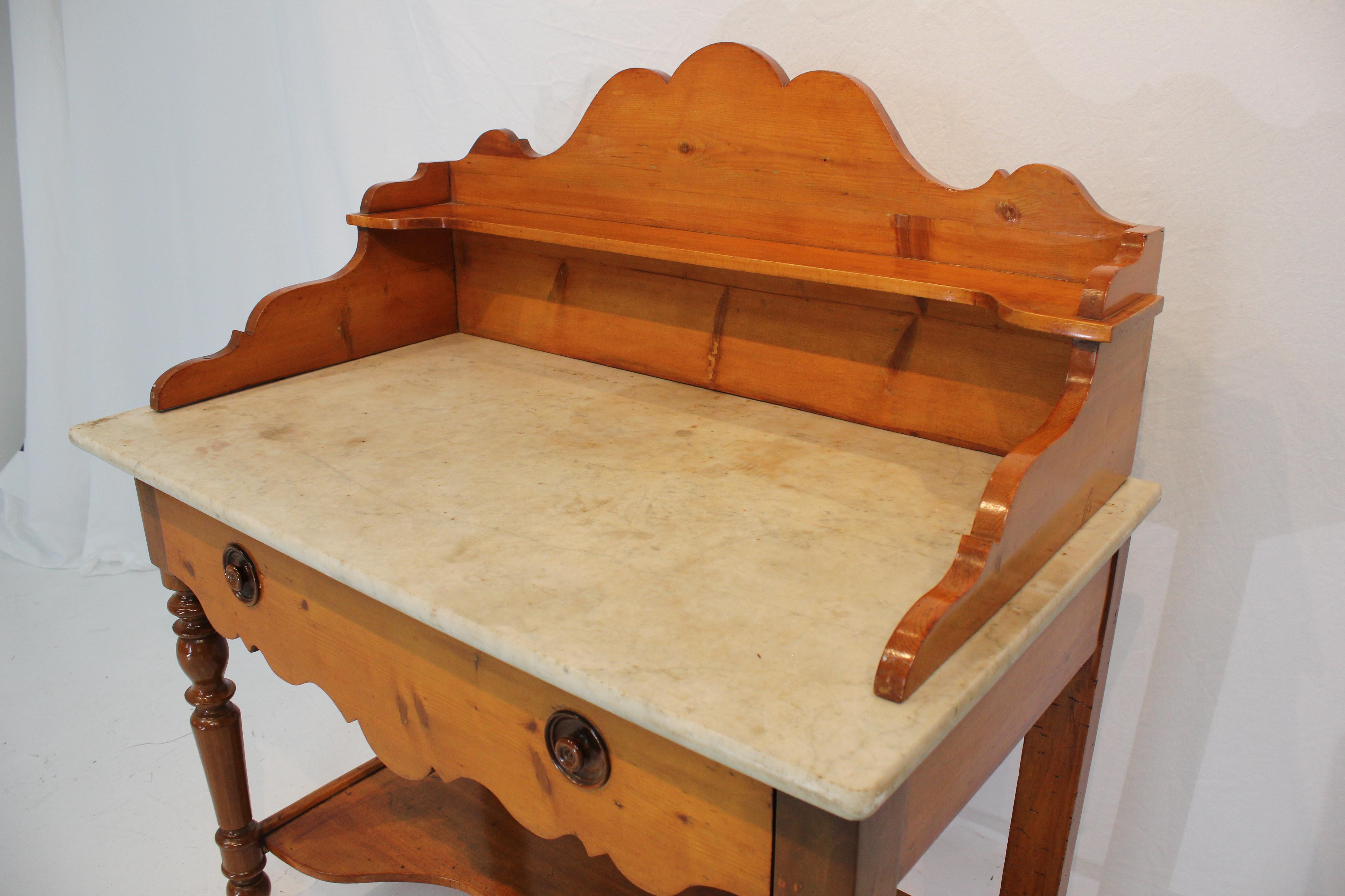 Antique American Victorian Marble Top Pine Wash Stand / Side Table Circa 1870's In Good Condition For Sale In Los Angeles, CA