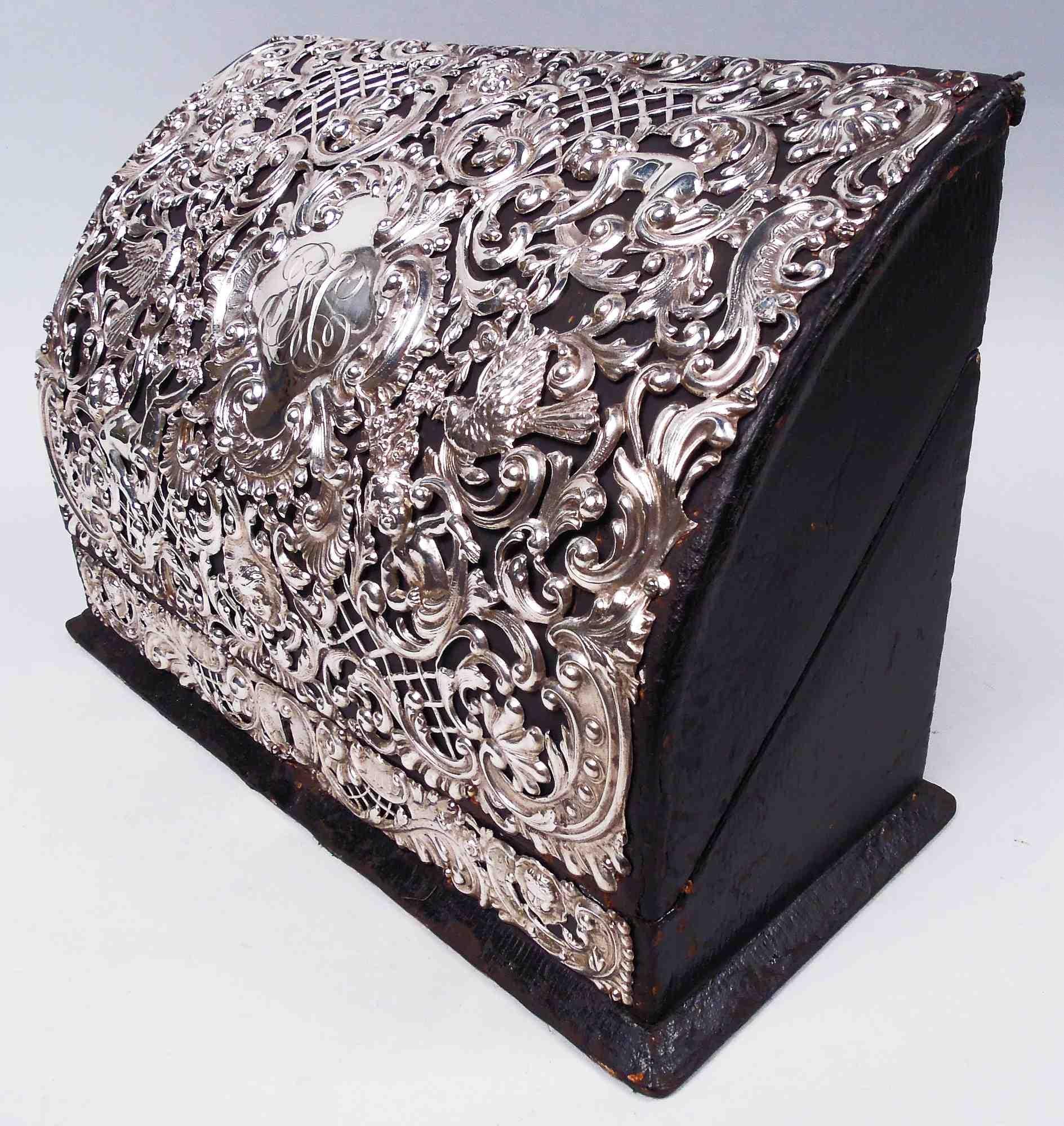 Antiguo buzón rococó victoriano americano de plata de ley y cuero Victoriano en venta