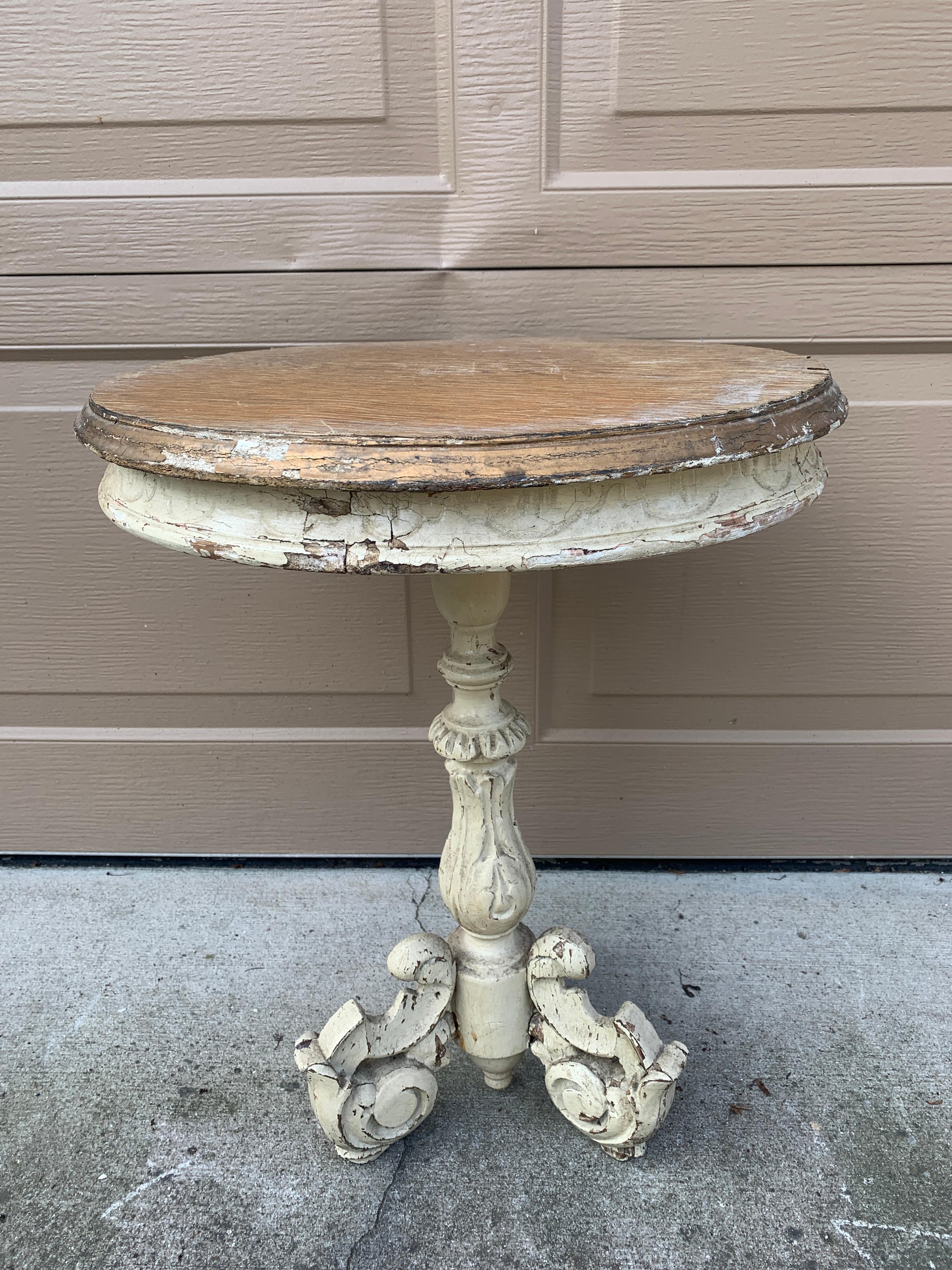 Antique American Victorian Round Painted Side Table, Late 19th Century en venta 4