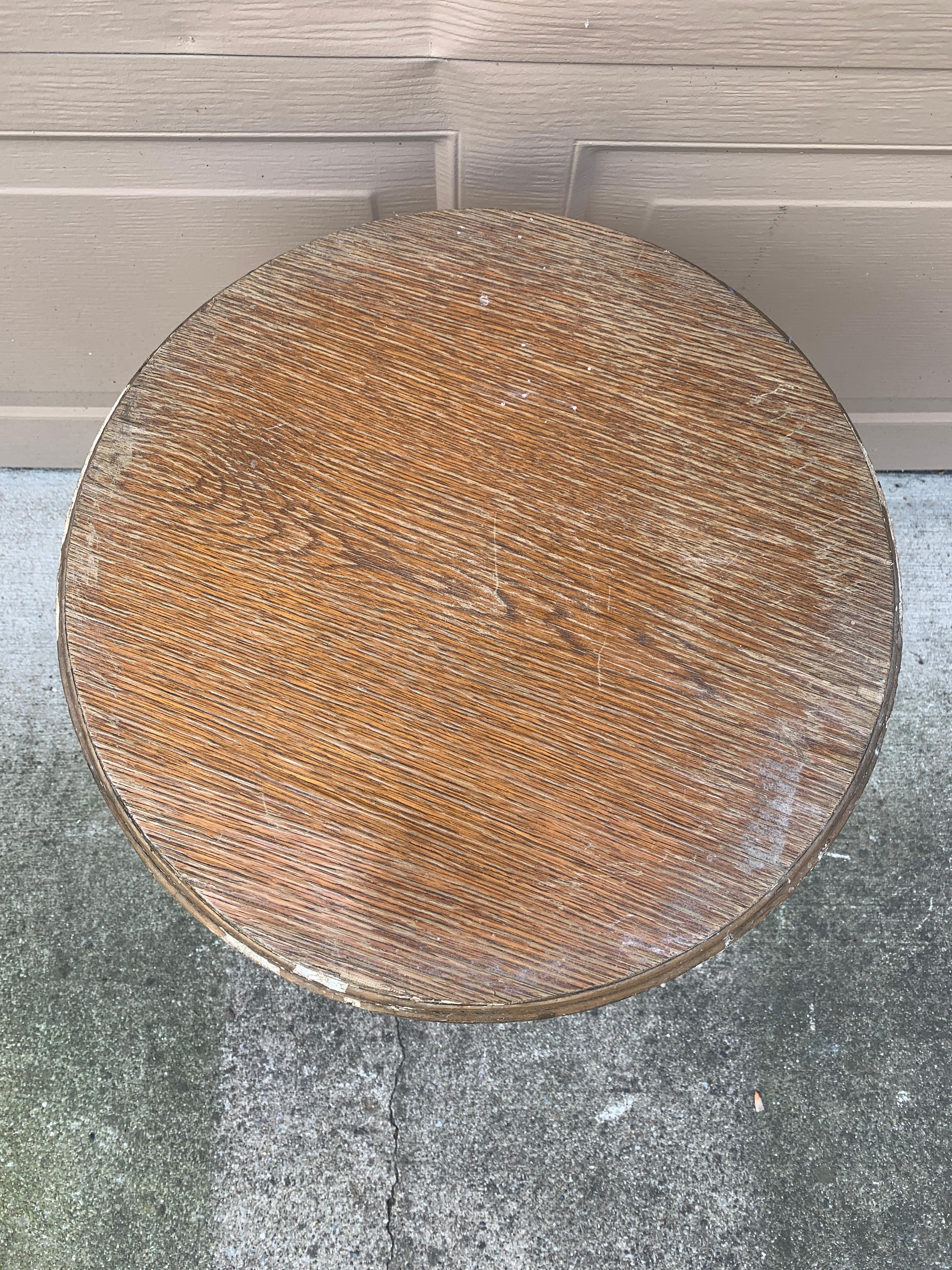 Antique American Victorian Round Painted Side Table, Late 19th Century siglo XIX en venta