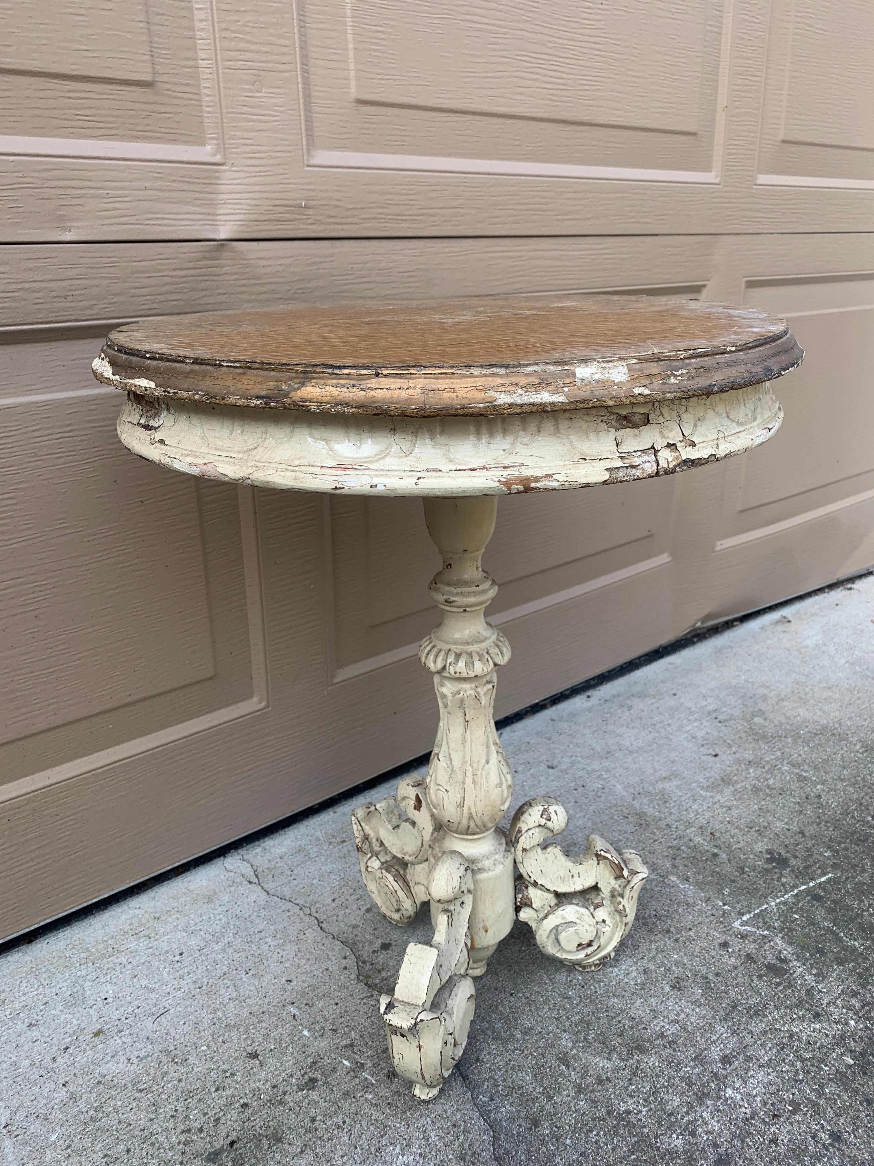 Antique American Victorian Round Painted Side Table, Late 19th Century Pintura en venta