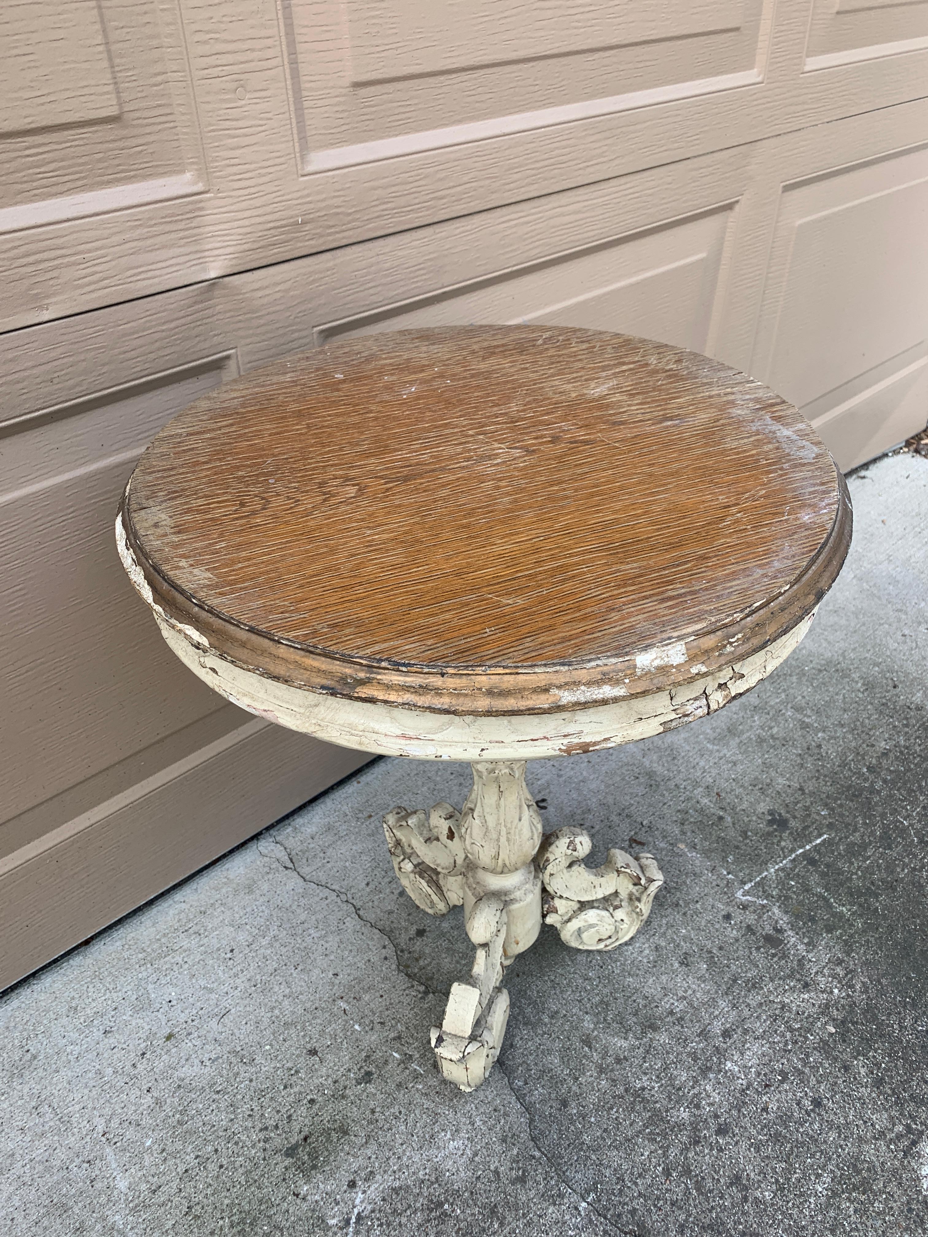 Antique American Victorian Round Painted Side Table, Late 19th Century en venta 1
