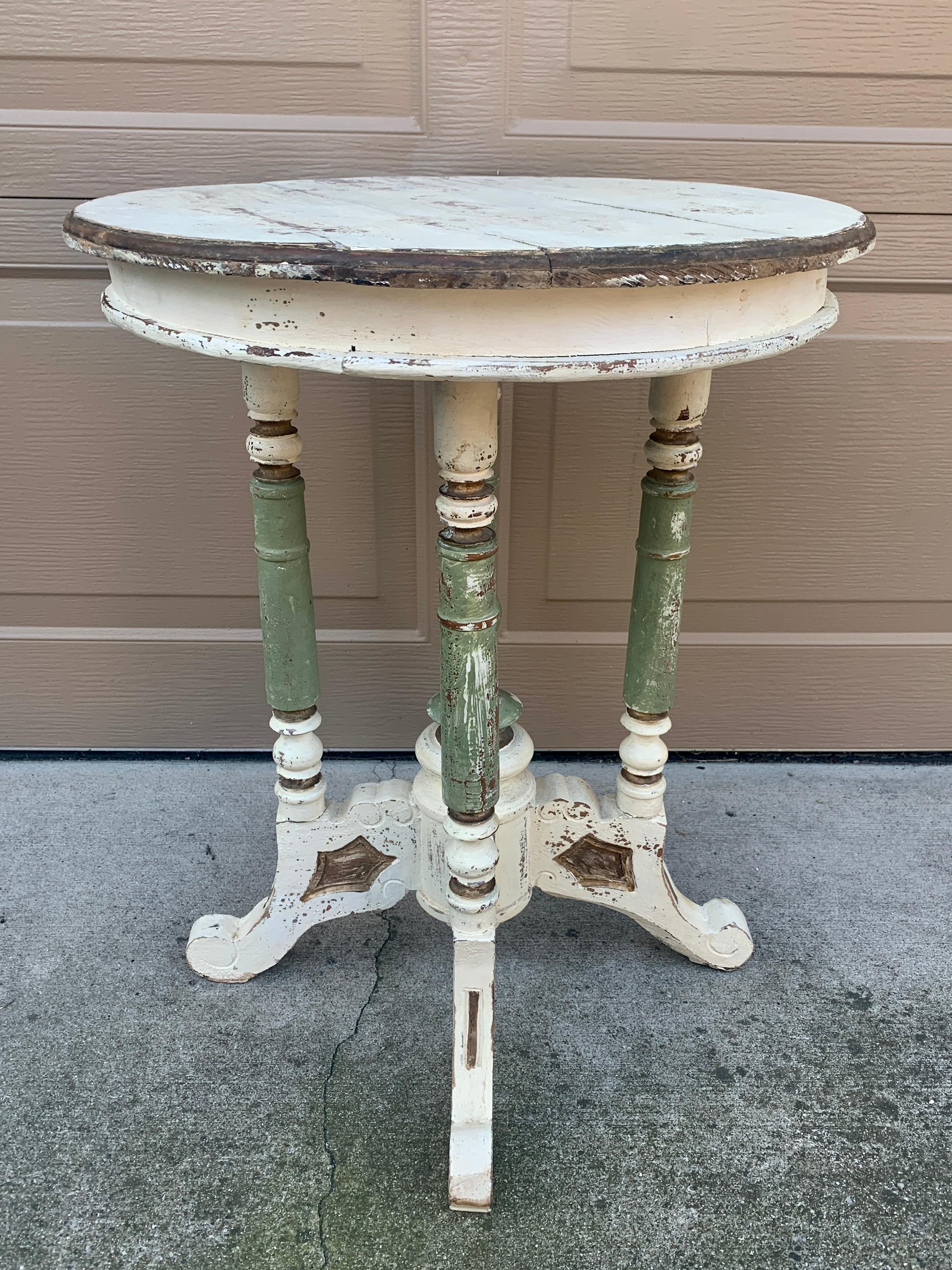 Antique American Victorian Round Painted Walnut Side Table, Late 19th Century For Sale 6