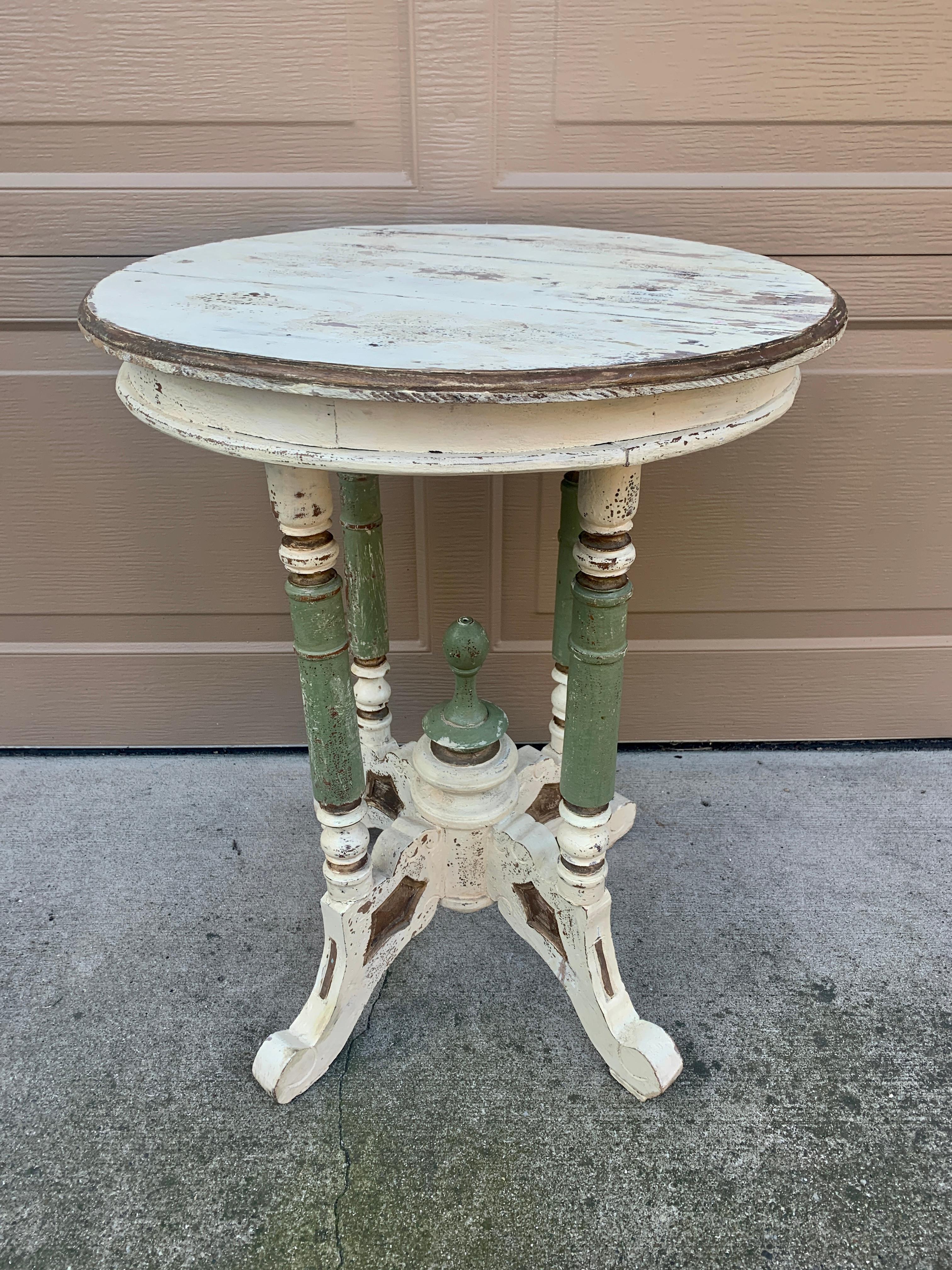 Antique American Victorian Round Painted Walnut Side Table, Late 19th Century For Sale 7