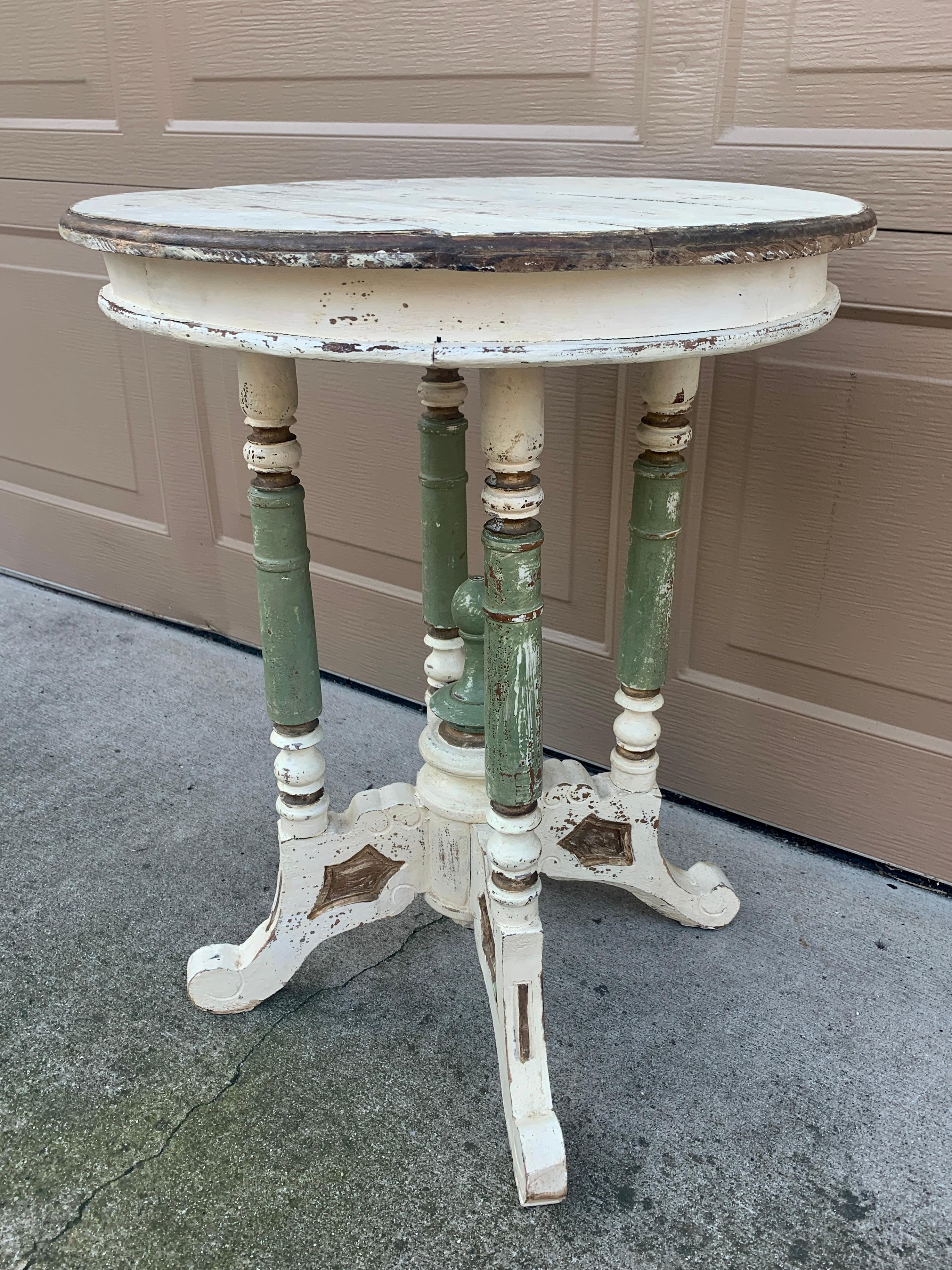 Antique American Victorian Round Painted Walnut Side Table, Late 19th Century In Good Condition For Sale In Elkhart, IN