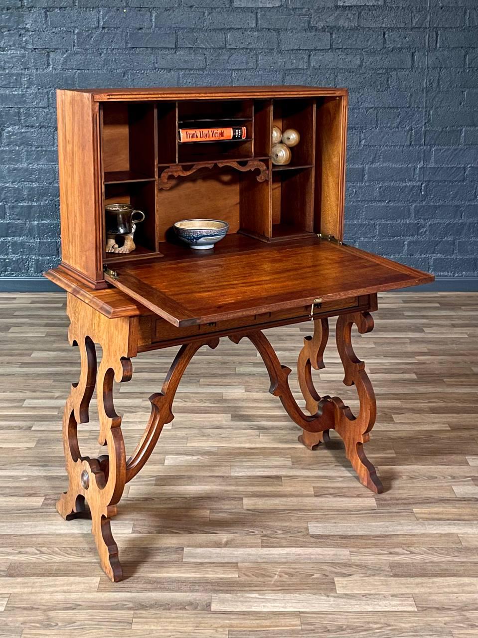 Antique American Victorian Secretary Desk w/ Drop Front In Good Condition For Sale In Los Angeles, CA