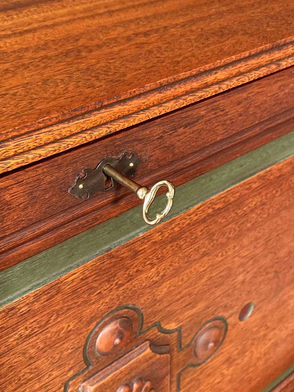 Antique American Victorian Secretary Desk w/ Drop Front For Sale 1