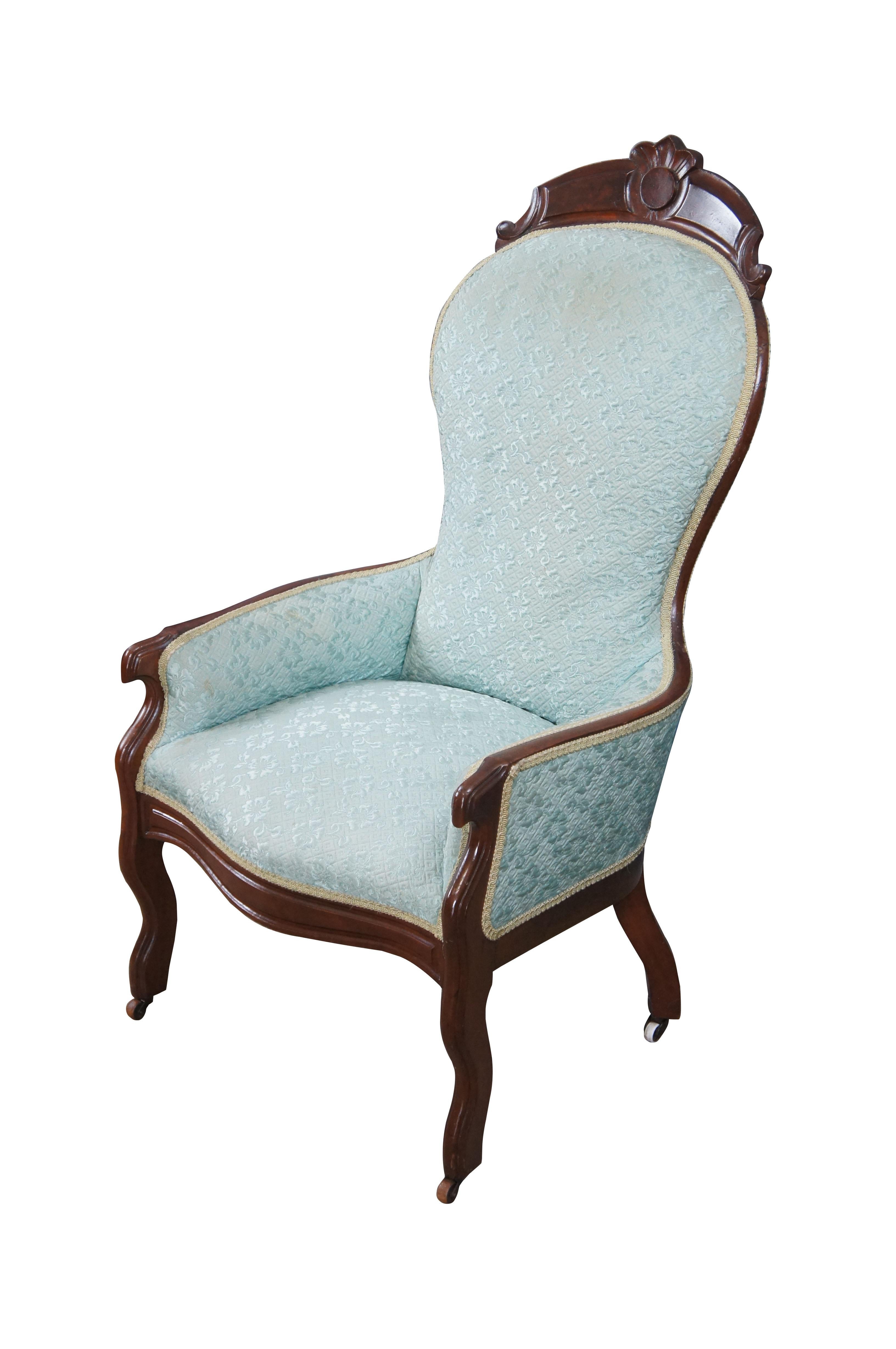Antique American Victorian Walnut Balloon Back Library Parlor Armchair In Fair Condition For Sale In Dayton, OH