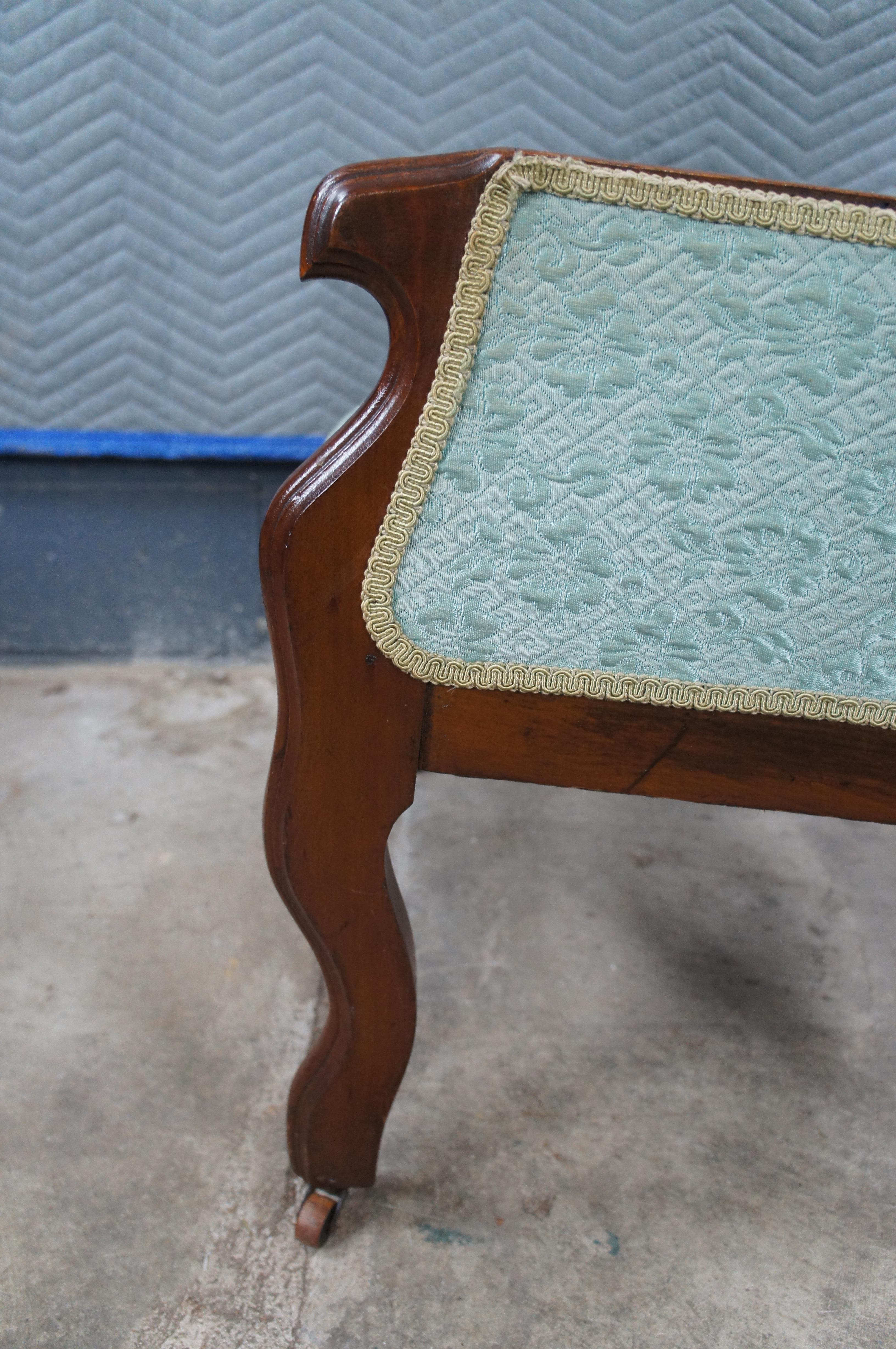 Antique American Victorian Walnut Balloon Back Library Parlor Armchair For Sale 4