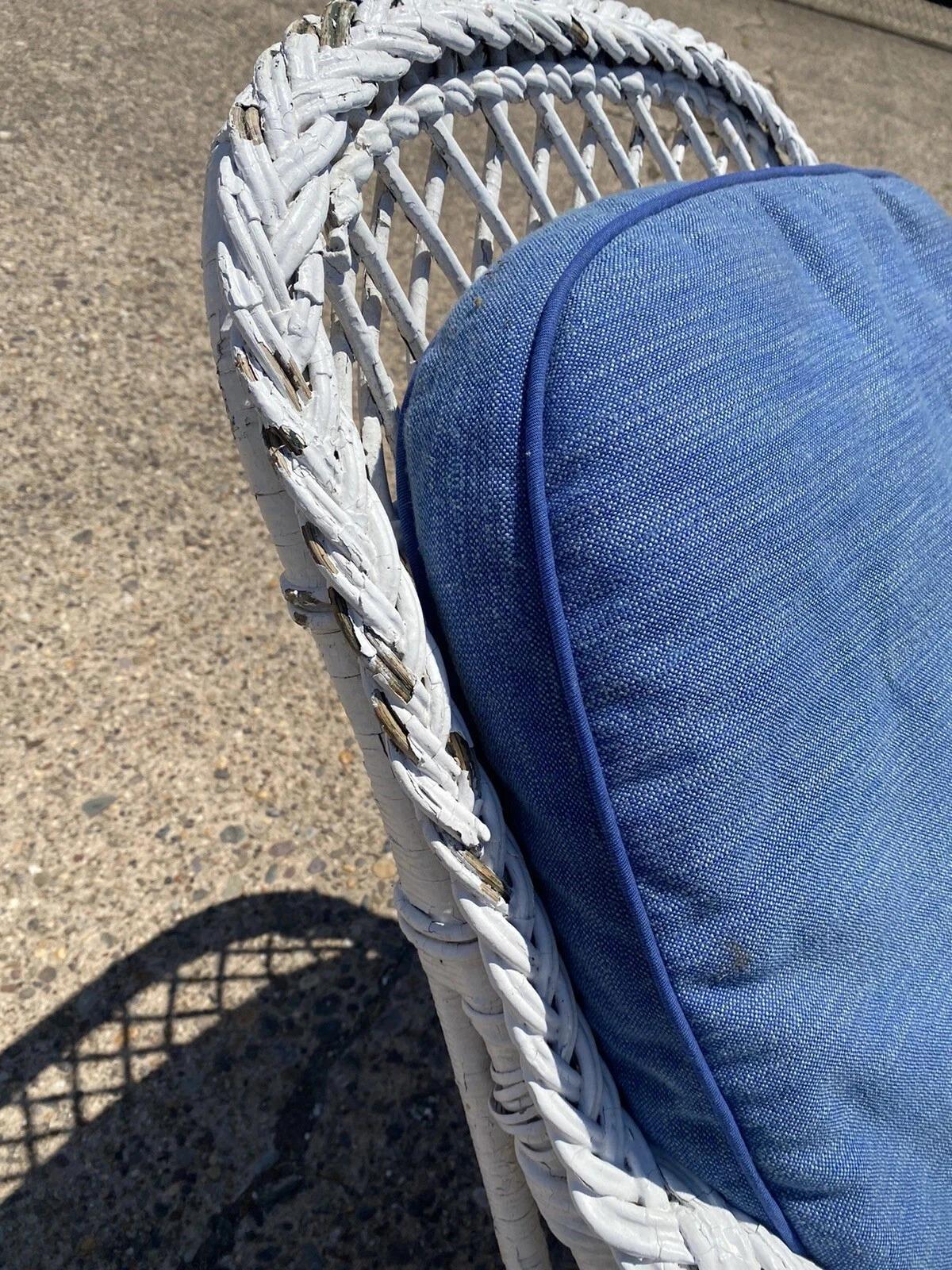 Antique American Victorian White Wicker Sunroom Chaise Lounge Arm Chair Sofa For Sale 6