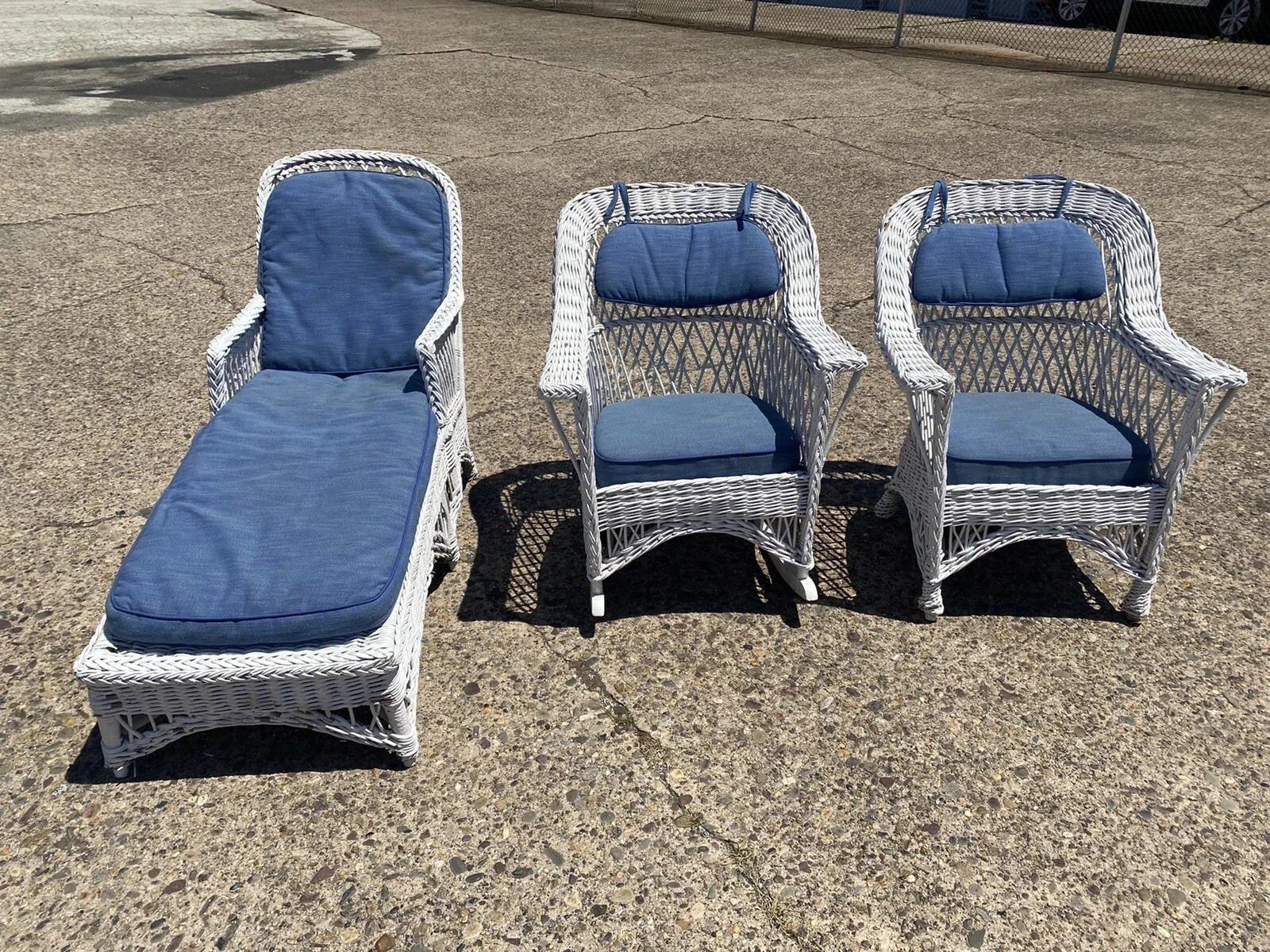 Antique American Victorian White Wicker Sunroom Chaise Lounge Arm Chair Sofa For Sale 7