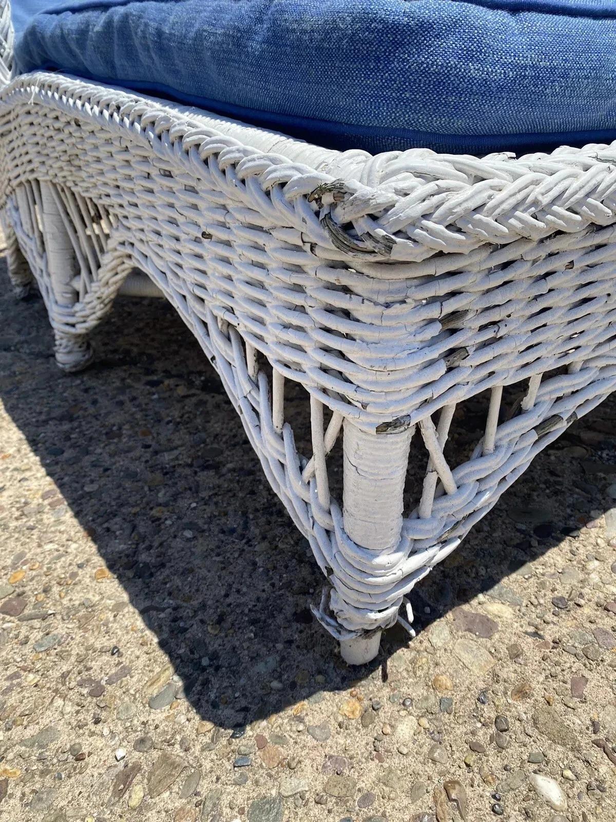 Antique American Victorian White Wicker Sunroom Chaise Lounge Arm Chair Sofa For Sale 2