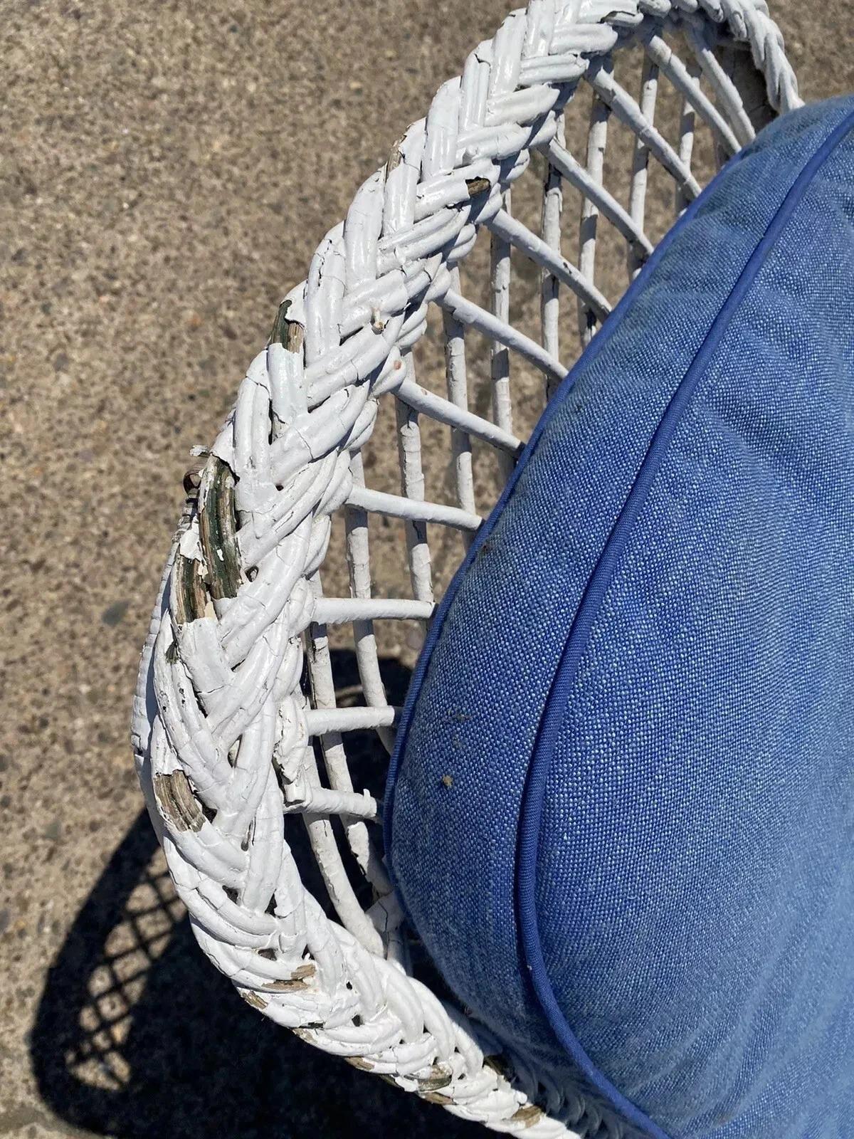 Antique American Victorian White Wicker Sunroom Chaise Lounge Arm Chair Sofa For Sale 3
