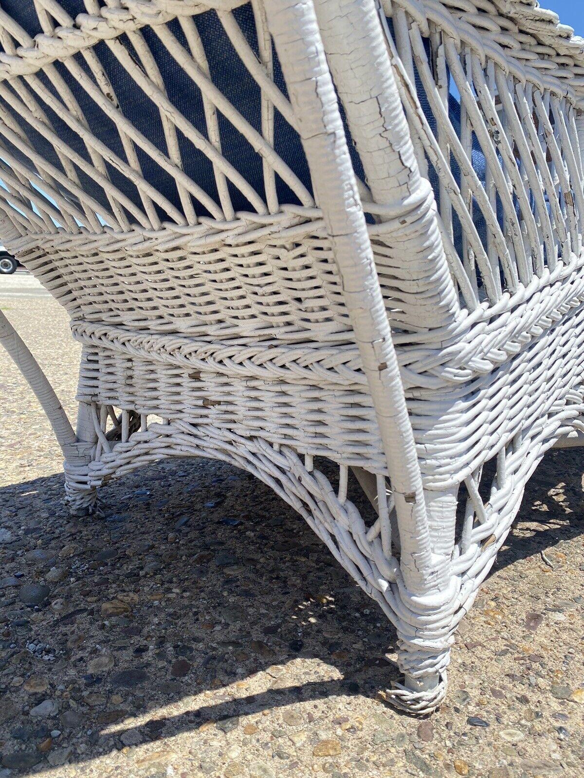 Antique American Victorian White Wicker Sunroom Chaise Lounge Arm Chair Sofa For Sale 3