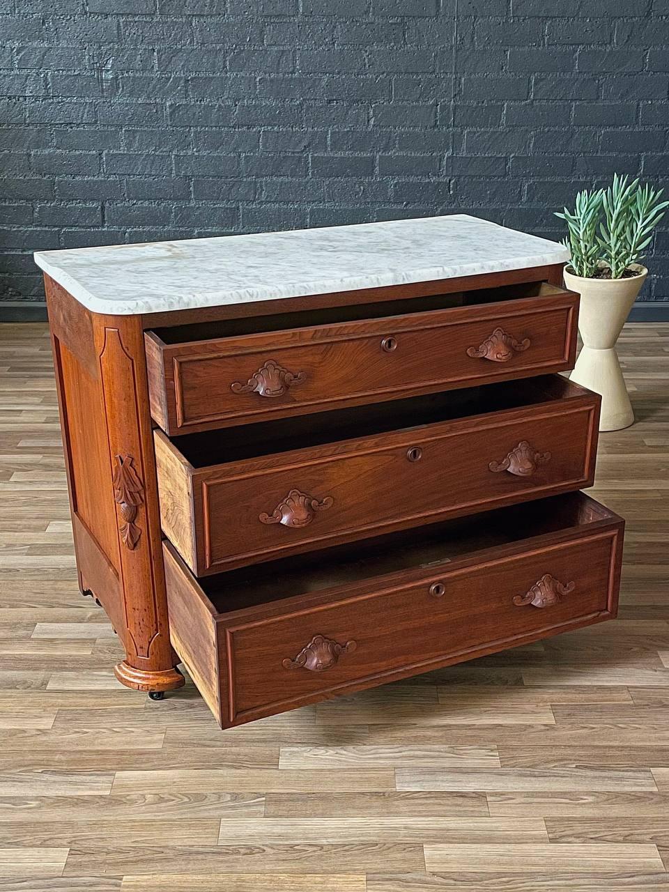 Antique American Walnut & Marble Top Dresser with Three Drawers In Good Condition In Los Angeles, CA