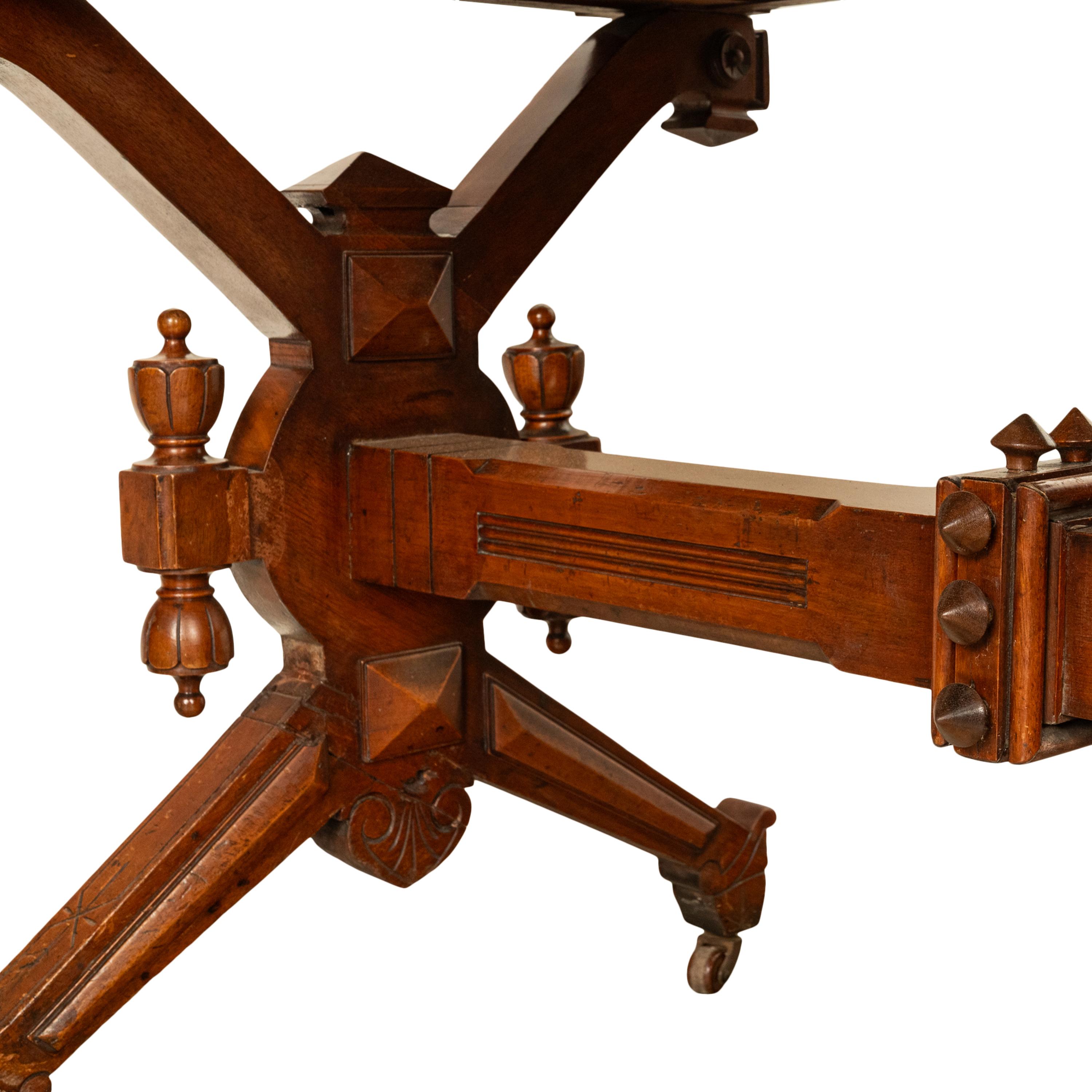 Antike amerikanische Nussbaum Renaissance Revival Aesthetic Movement Schreibtisch Tisch 1875 im Angebot 6