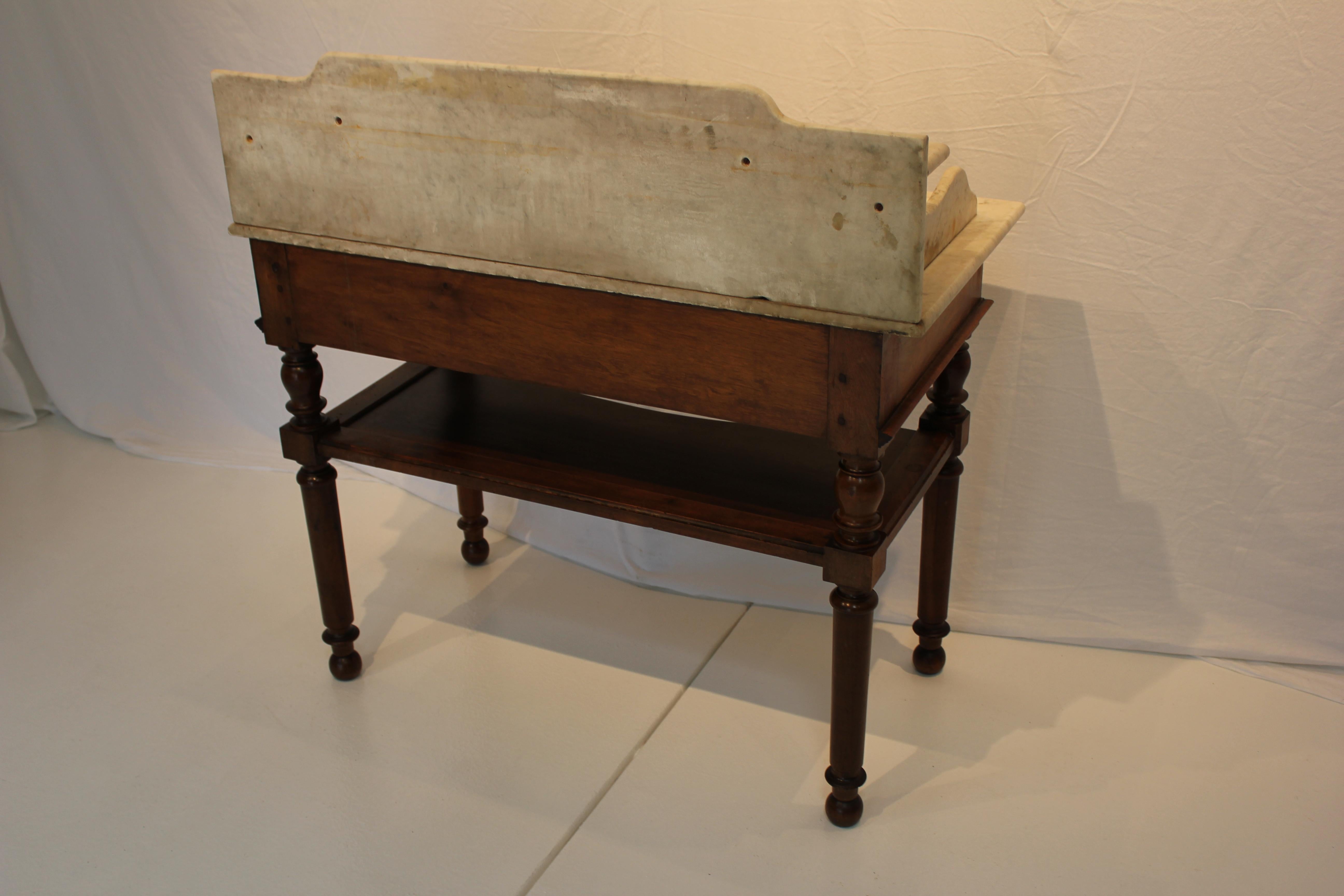 Hand-Carved Antique American Walnut & White Marble Top Wash Stand Late 19th Century For Sale