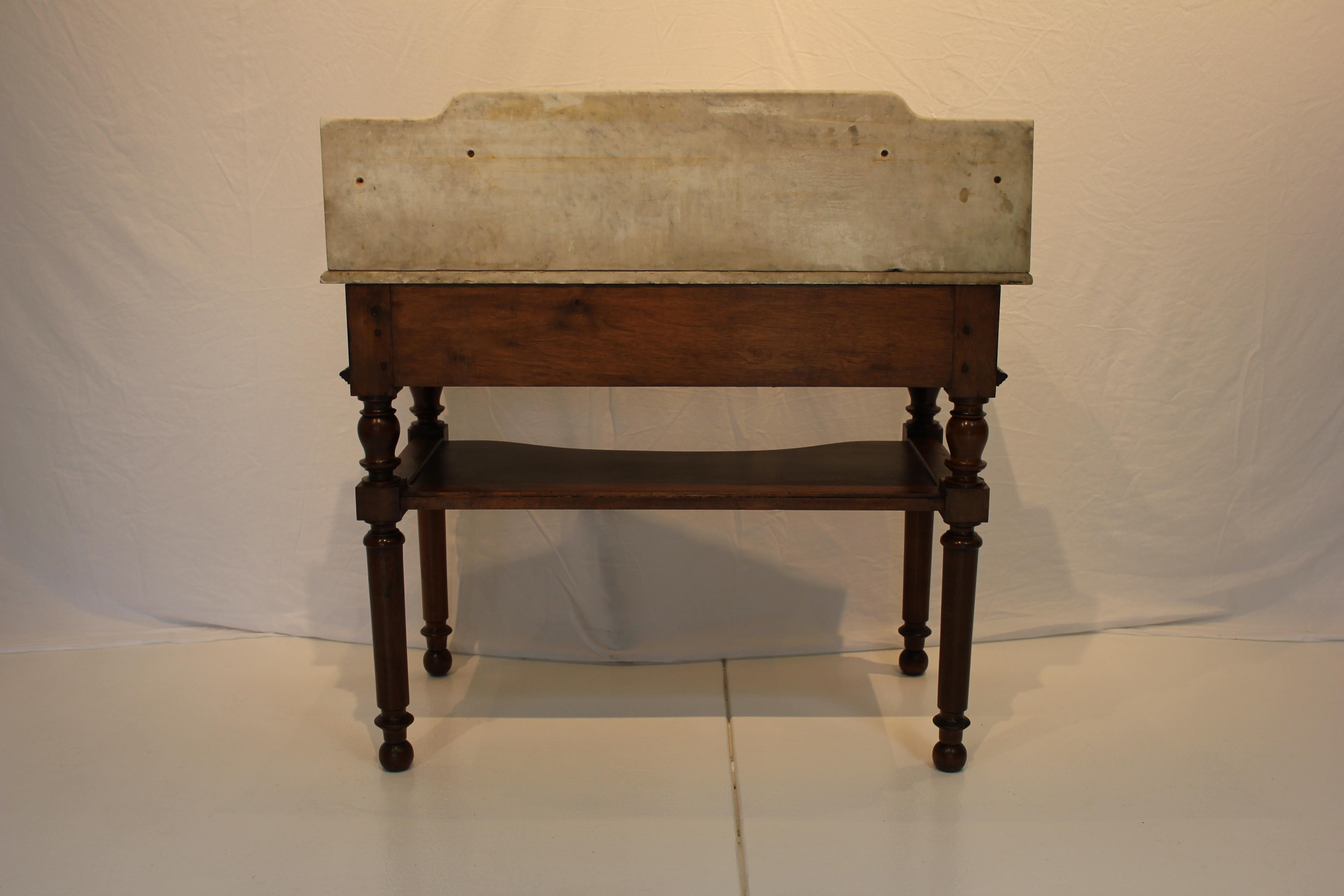 Antique American Walnut & White Marble Top Wash Stand Late 19th Century In Good Condition For Sale In Los Angeles, CA