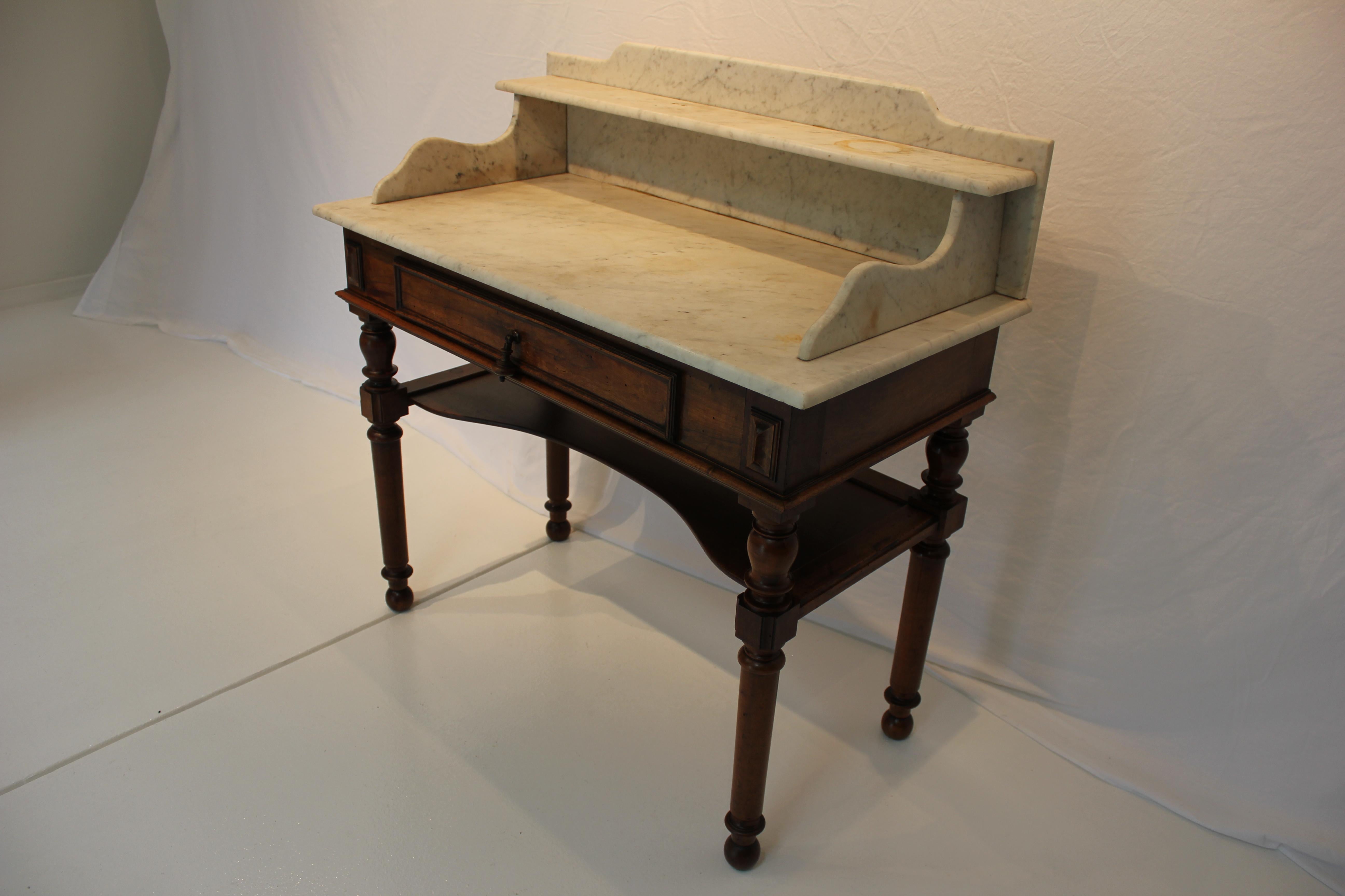 Antique American Walnut & White Marble Top Wash Stand Late 19th Century For Sale 1