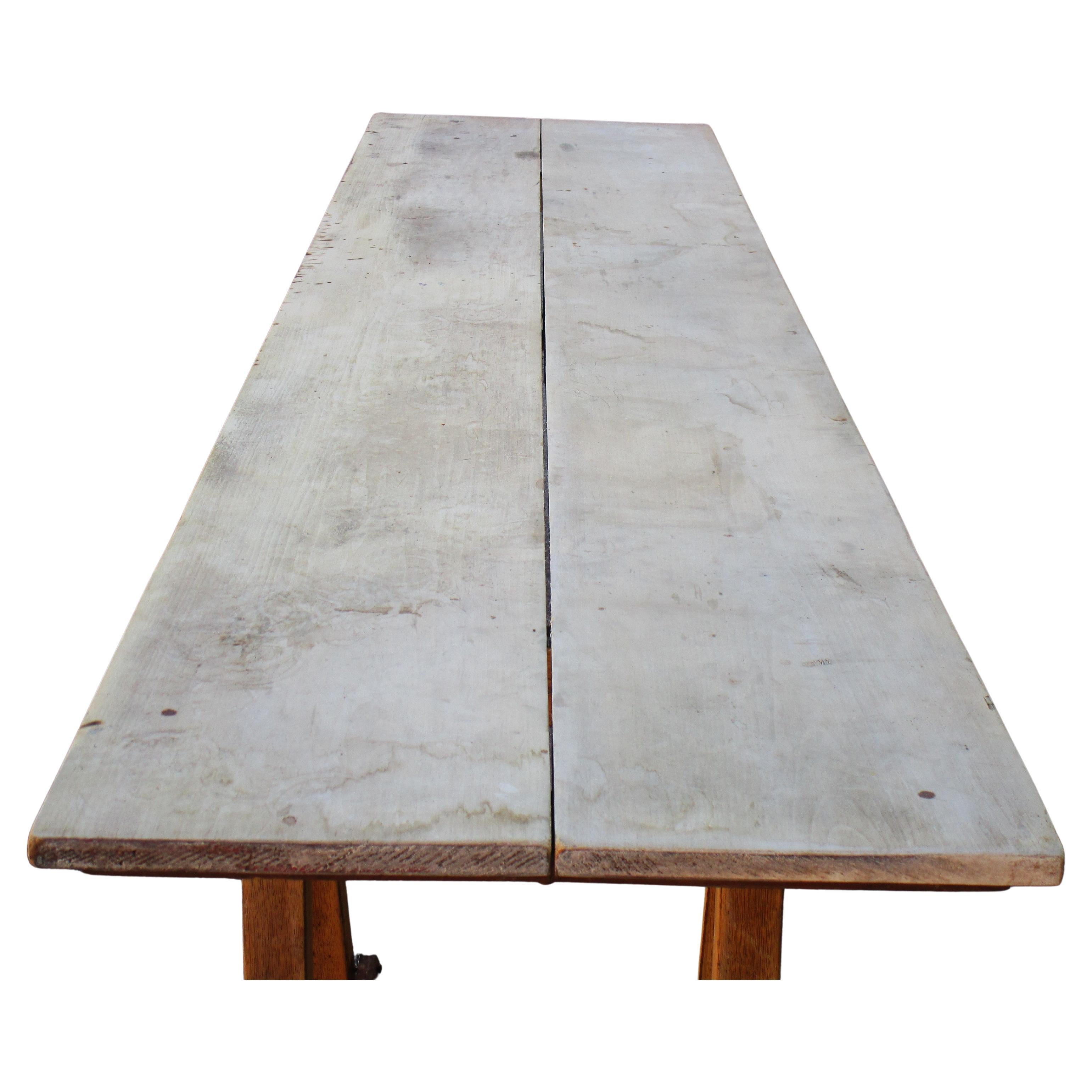 Blanchi Ancienne table de ferme américaine en Wood Grange, Circa 1900 en vente