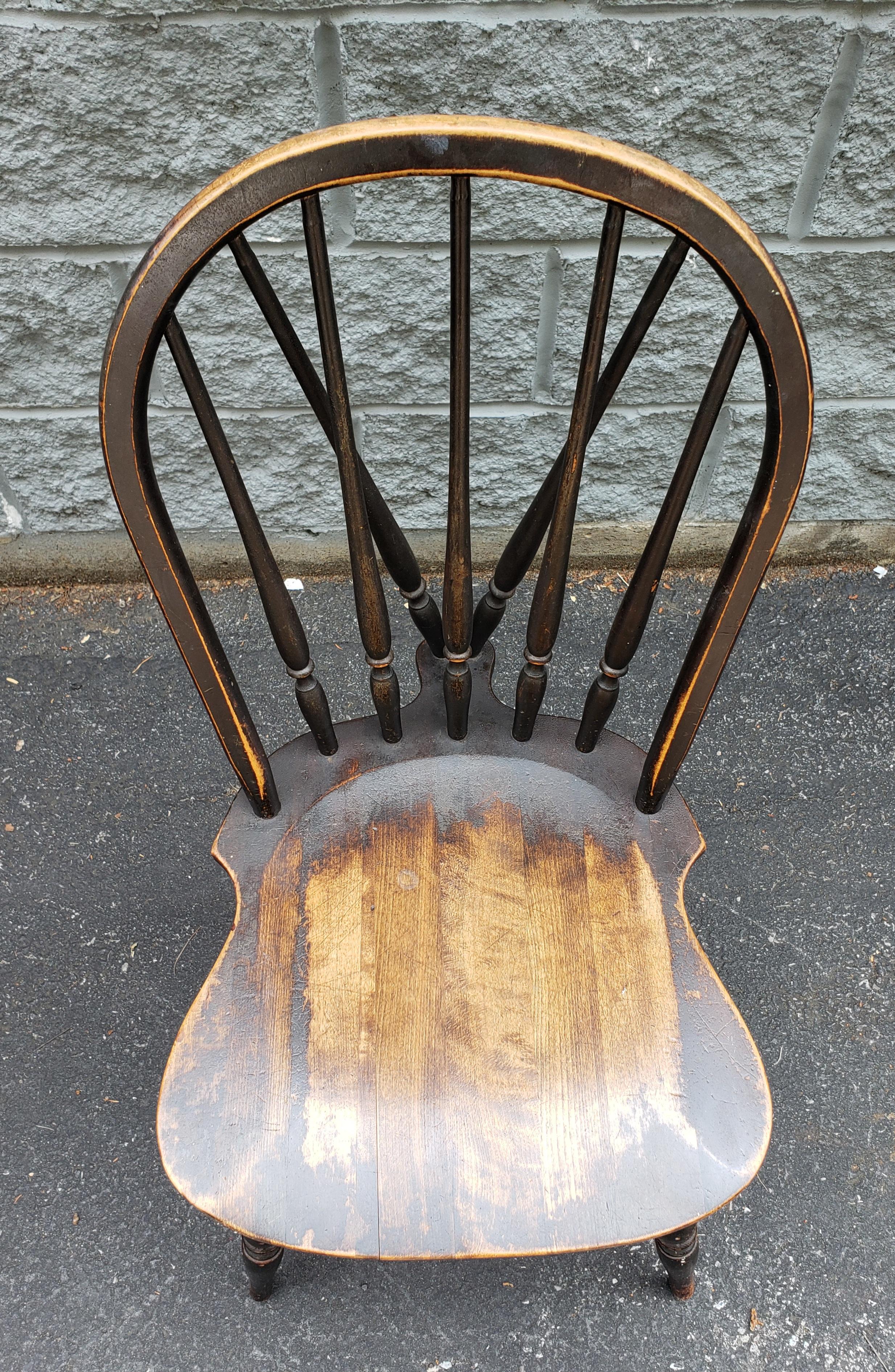 Antiker Americana- Windsor-Stuhl mit ebonisierter Kettenrückenlehne im Zustand „Gut“ im Angebot in Germantown, MD