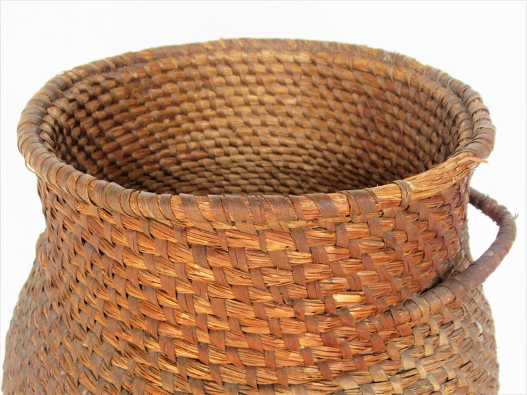 Antique Americana Pennsylvania Rye Straw Large Storage Basket at 1stdibs