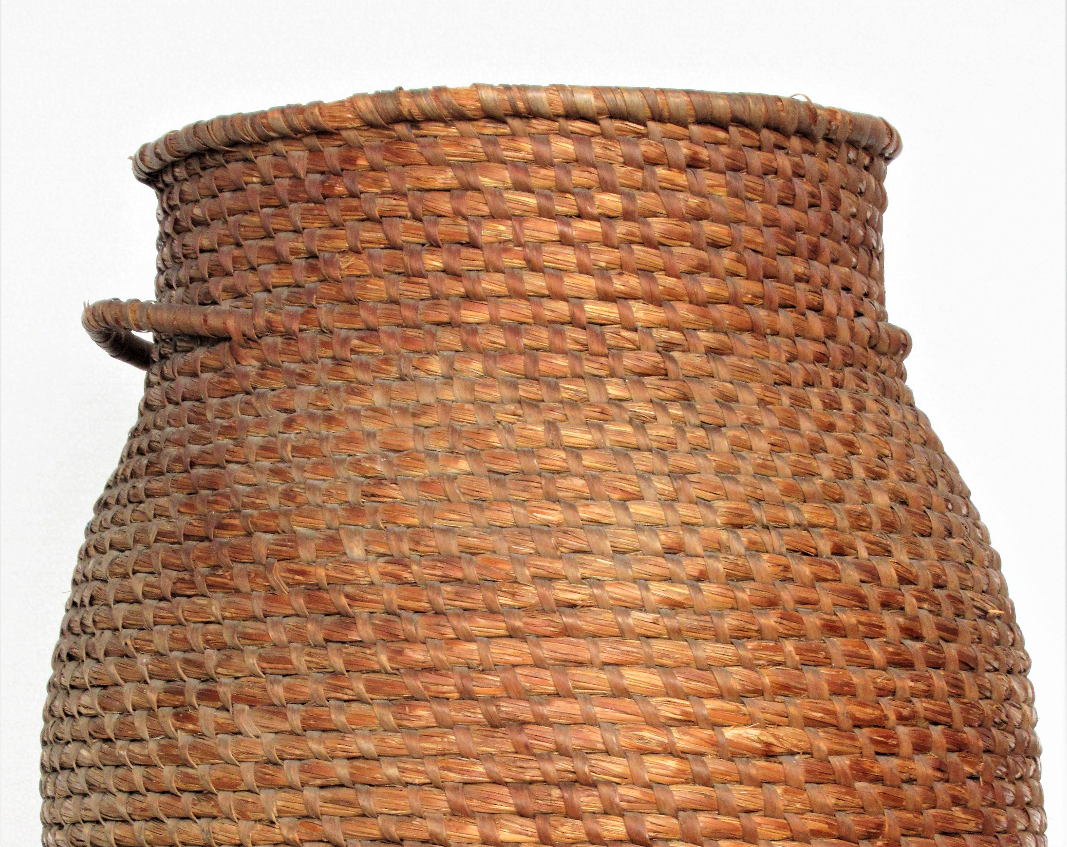 Folk Art  Antique Americana Pennsylvania Rye Straw Large Storage Basket
