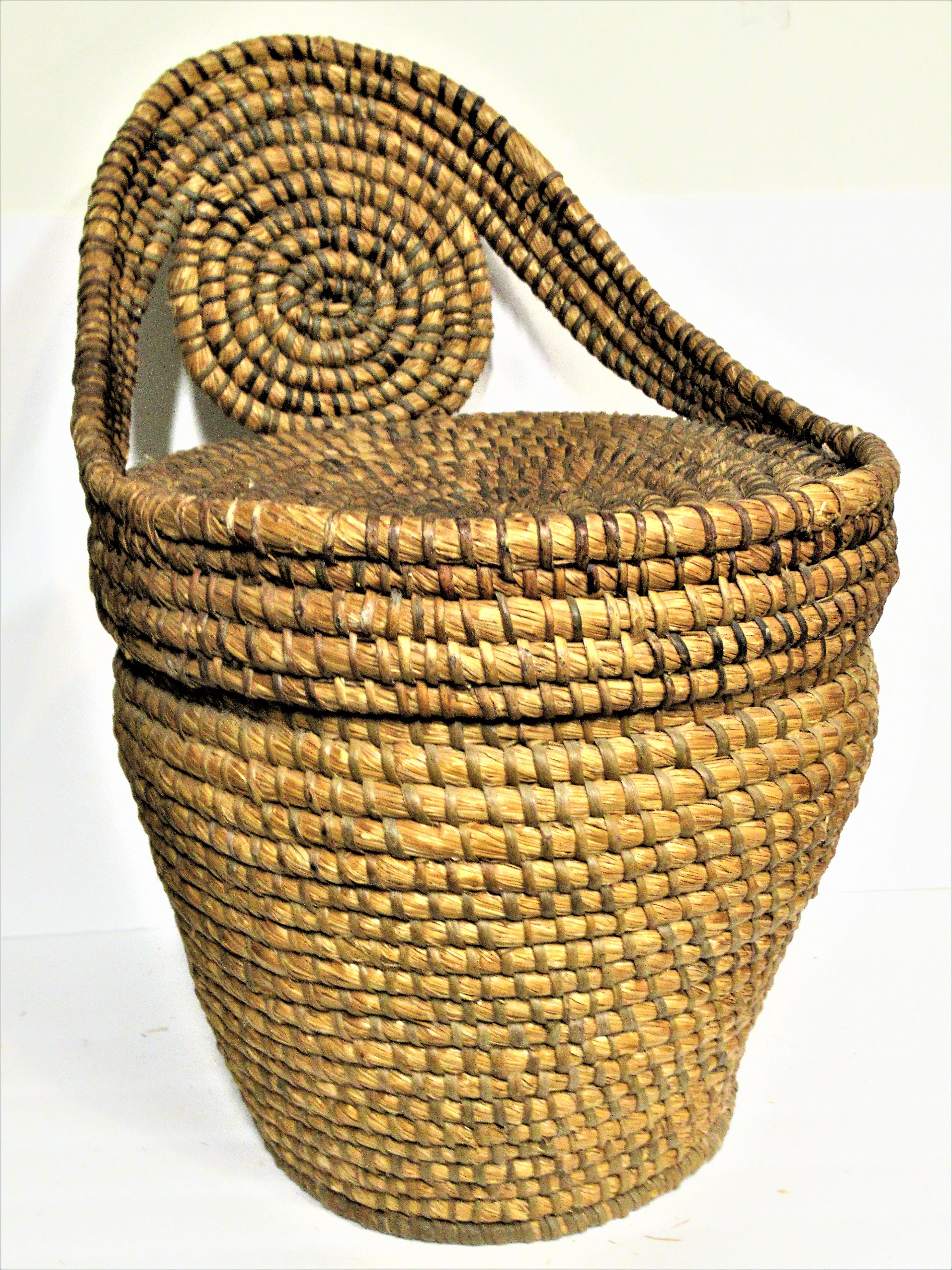 Folk Art Antique Americana Pennsylvania Rye Straw Lidded Basket