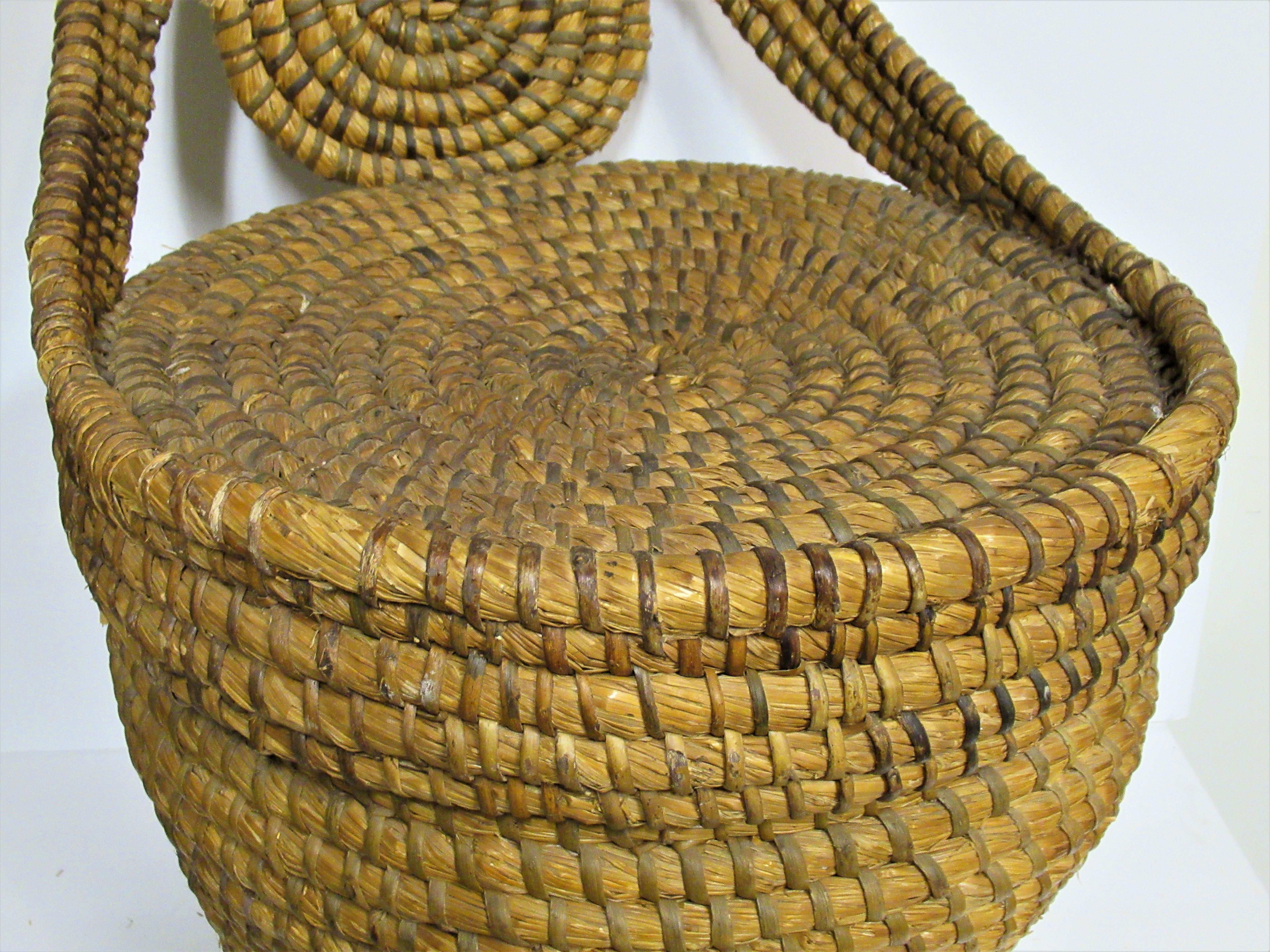 Hand-Woven Antique Americana Pennsylvania Rye Straw Lidded Basket